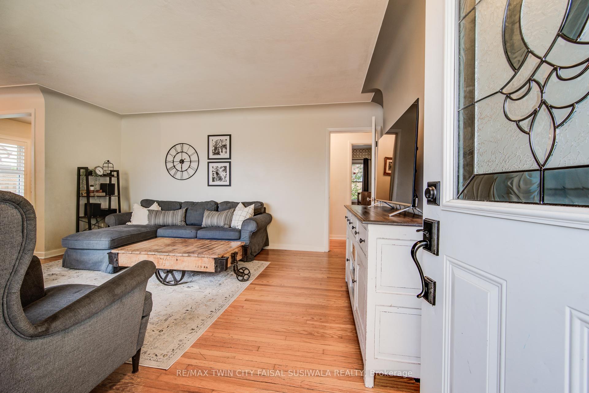 Photo 8 of 114 Rife Avenue, Cambridge — HOMEH