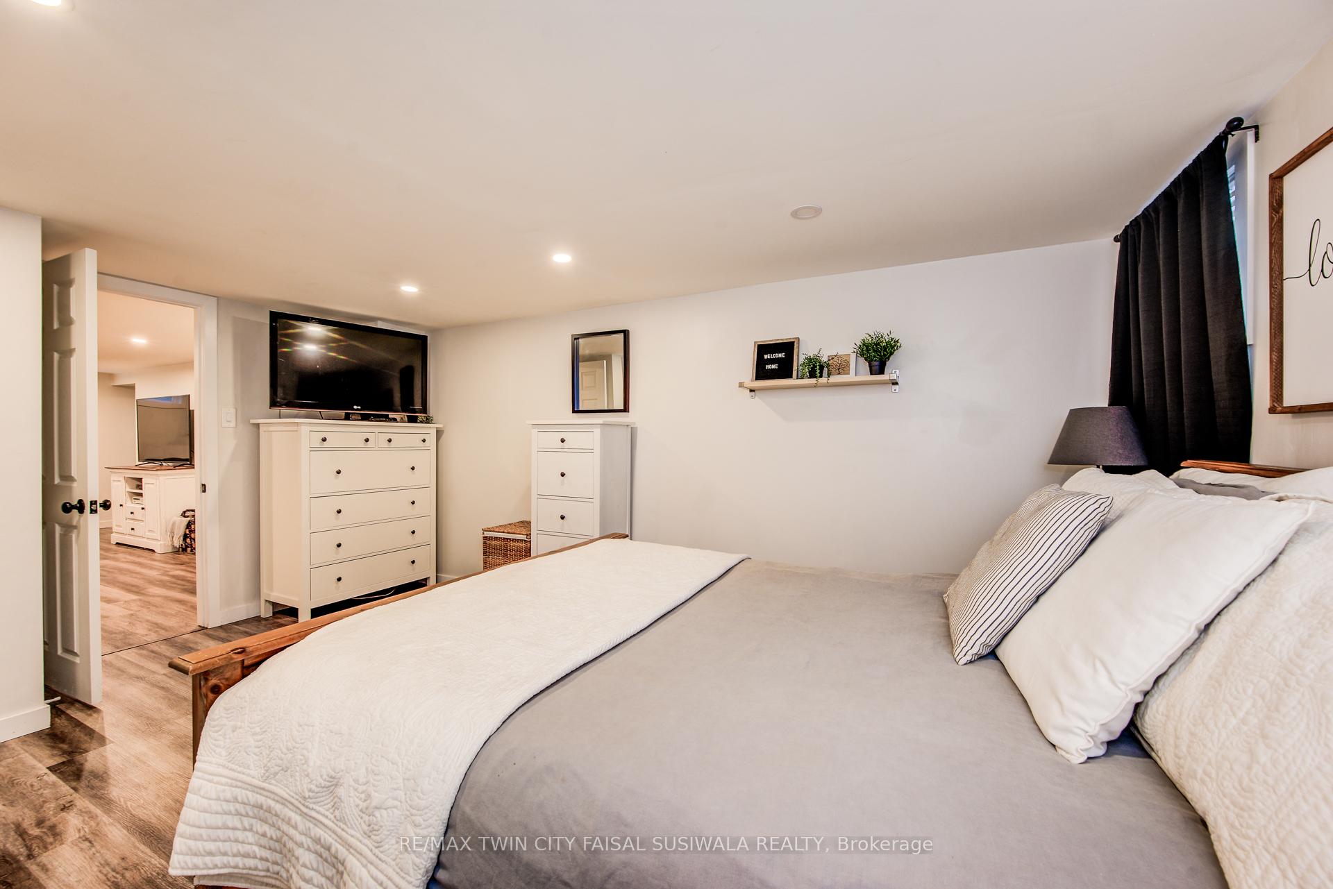 Photo 25 of 114 Rife Avenue, Cambridge — HOMEH