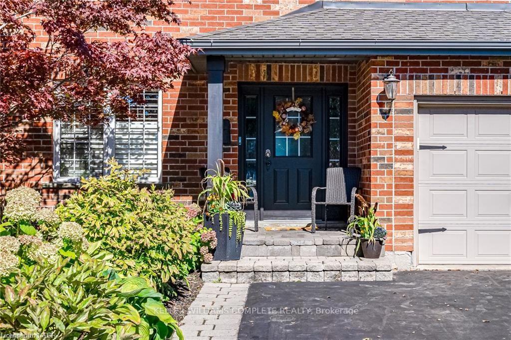Photo 2 of 44 Grassyplain Drive, Hamilton, Rural Glanbrook — HOMEH
