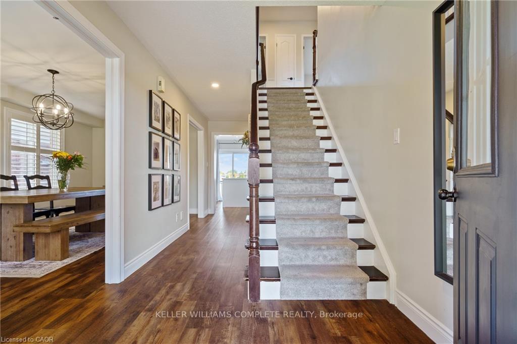 Photo 3 of 44 Grassyplain Drive, Hamilton, Rural Glanbrook — HOMEH