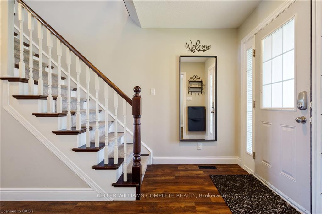 Photo 4 of 44 Grassyplain Drive, Hamilton, Rural Glanbrook — HOMEH
