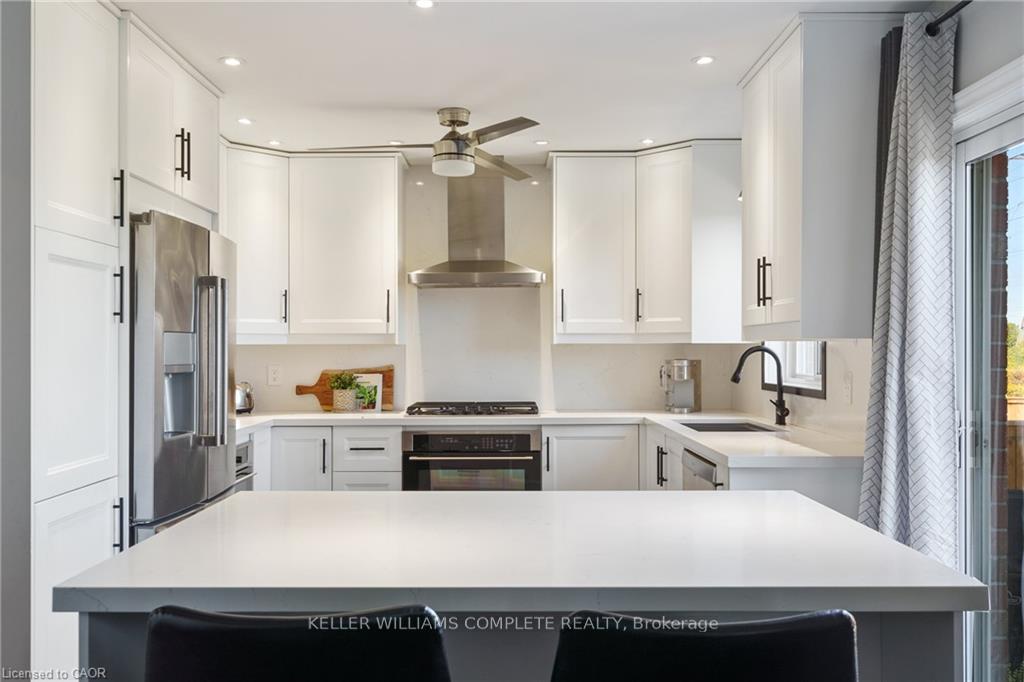 Photo 10 of 44 Grassyplain Drive, Hamilton, Rural Glanbrook — HOMEH