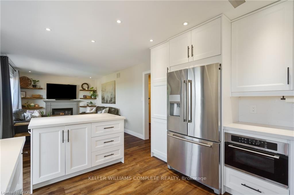 Photo 15 of 44 Grassyplain Drive, Hamilton, Rural Glanbrook — HOMEH