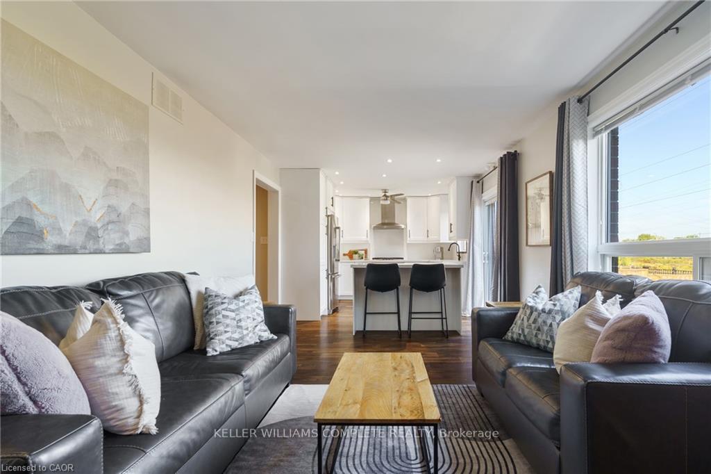 Photo 19 of 44 Grassyplain Drive, Hamilton, Rural Glanbrook — HOMEH