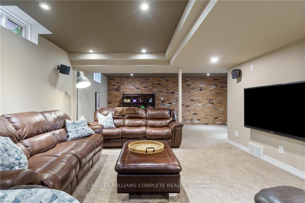 Photo 30 of 44 Grassyplain Drive, Hamilton, Rural Glanbrook — HOMEH