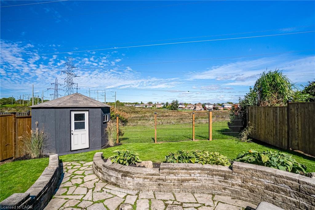 Photo 36 of 44 Grassyplain Drive, Hamilton, Rural Glanbrook — HOMEH