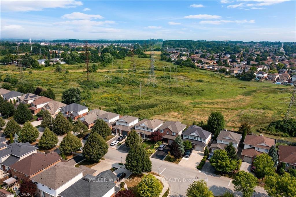 Photo 39 of 44 Grassyplain Drive, Hamilton, Rural Glanbrook — HOMEH