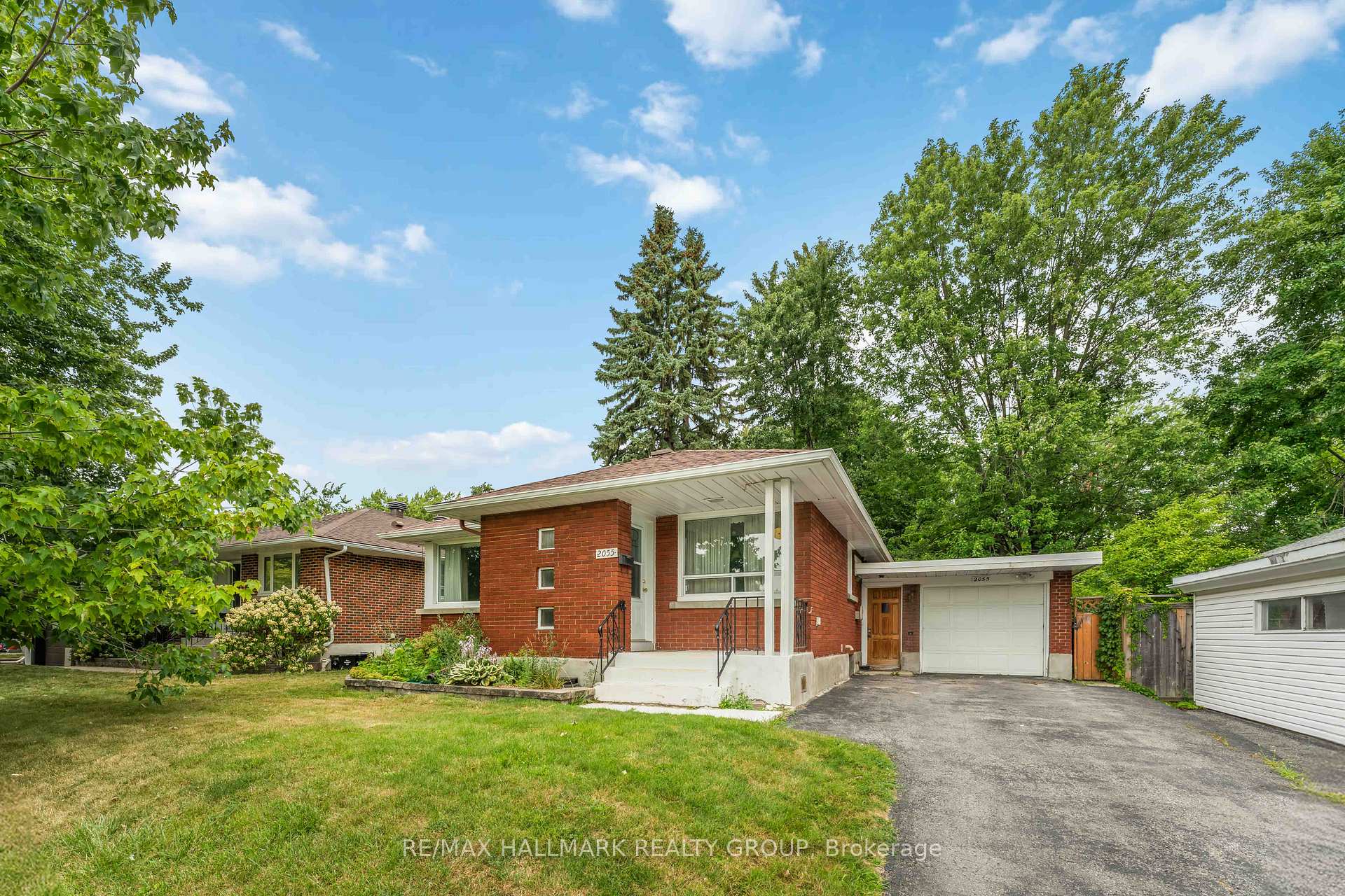 Photo 1 of 2055 Neepawa Avenue, Ottawa, Carlingwood — HOMEH