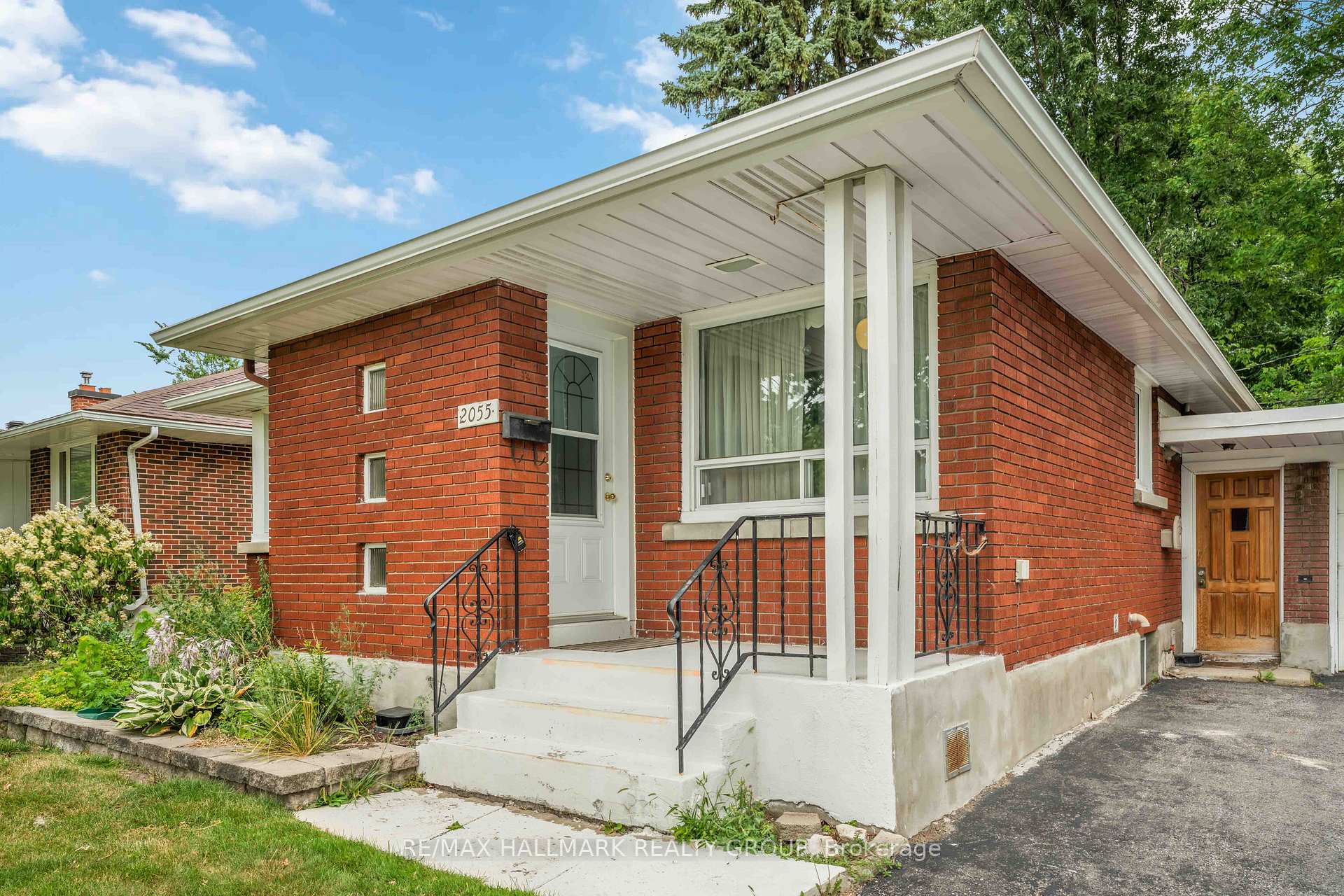 Photo 4 of 2055 Neepawa Avenue, Ottawa, Carlingwood — HOMEH