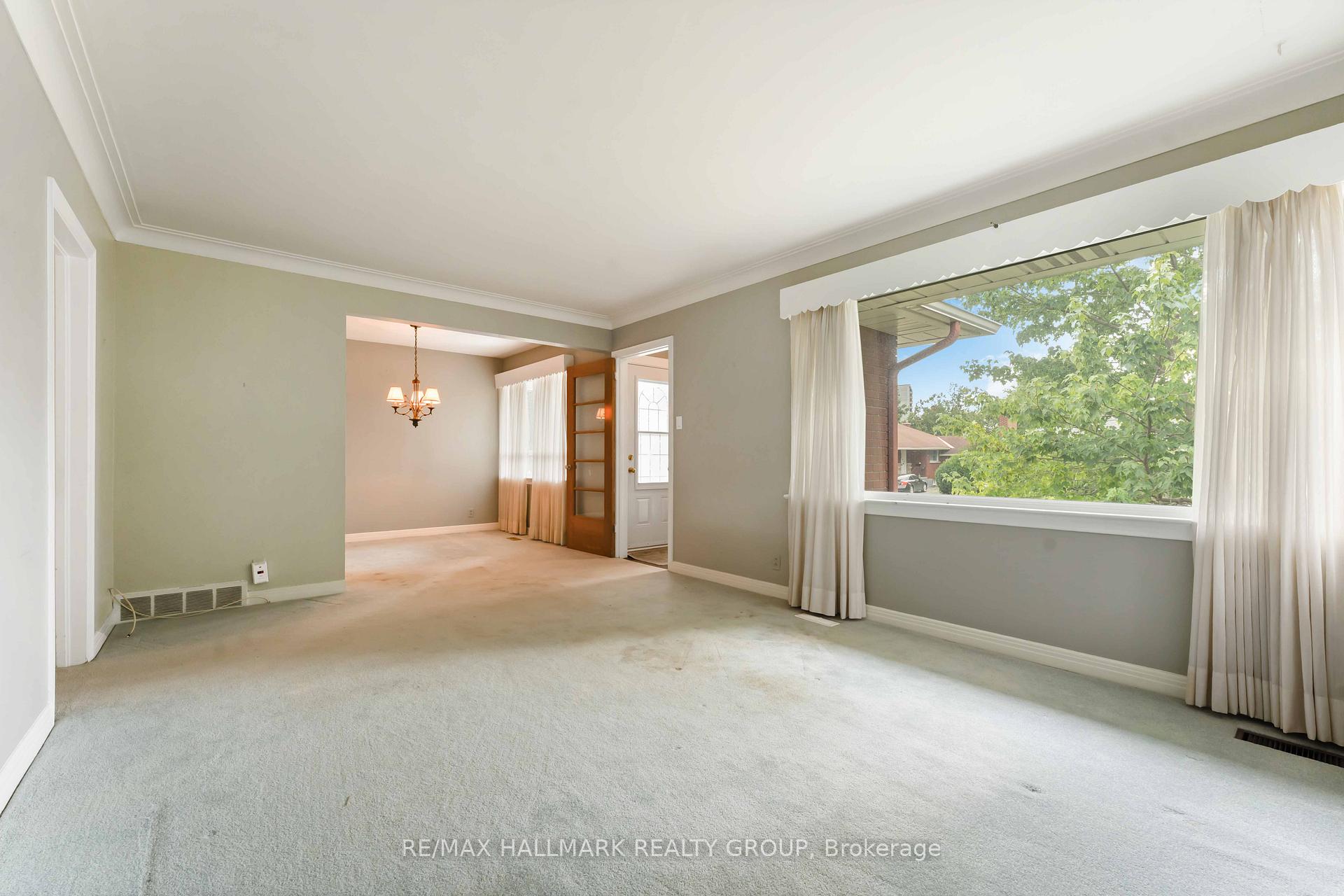 Photo 8 of 2055 Neepawa Avenue, Ottawa, Carlingwood — HOMEH