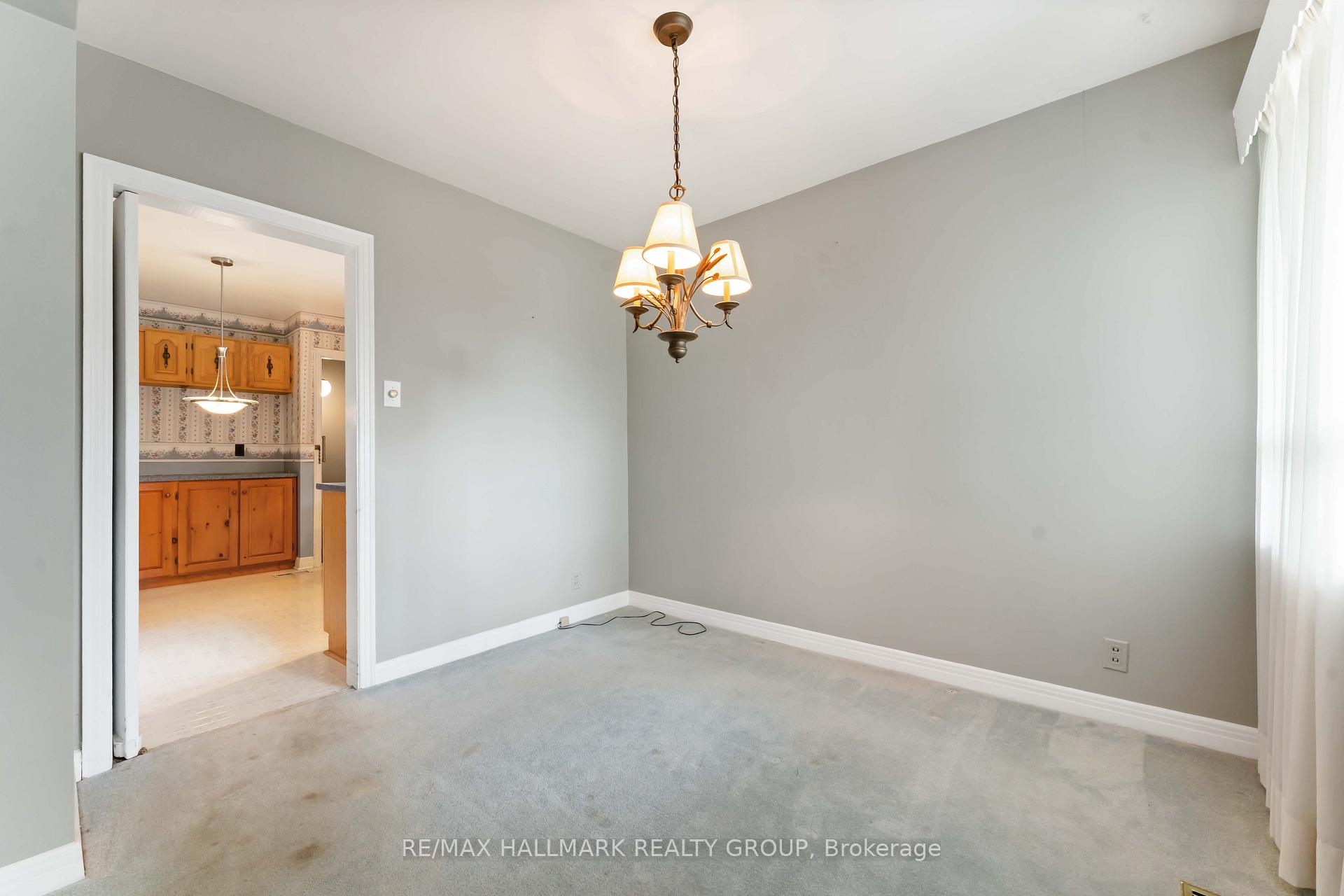 Photo 6 of 2055 Neepawa Avenue, Ottawa, Carlingwood — HOMEH