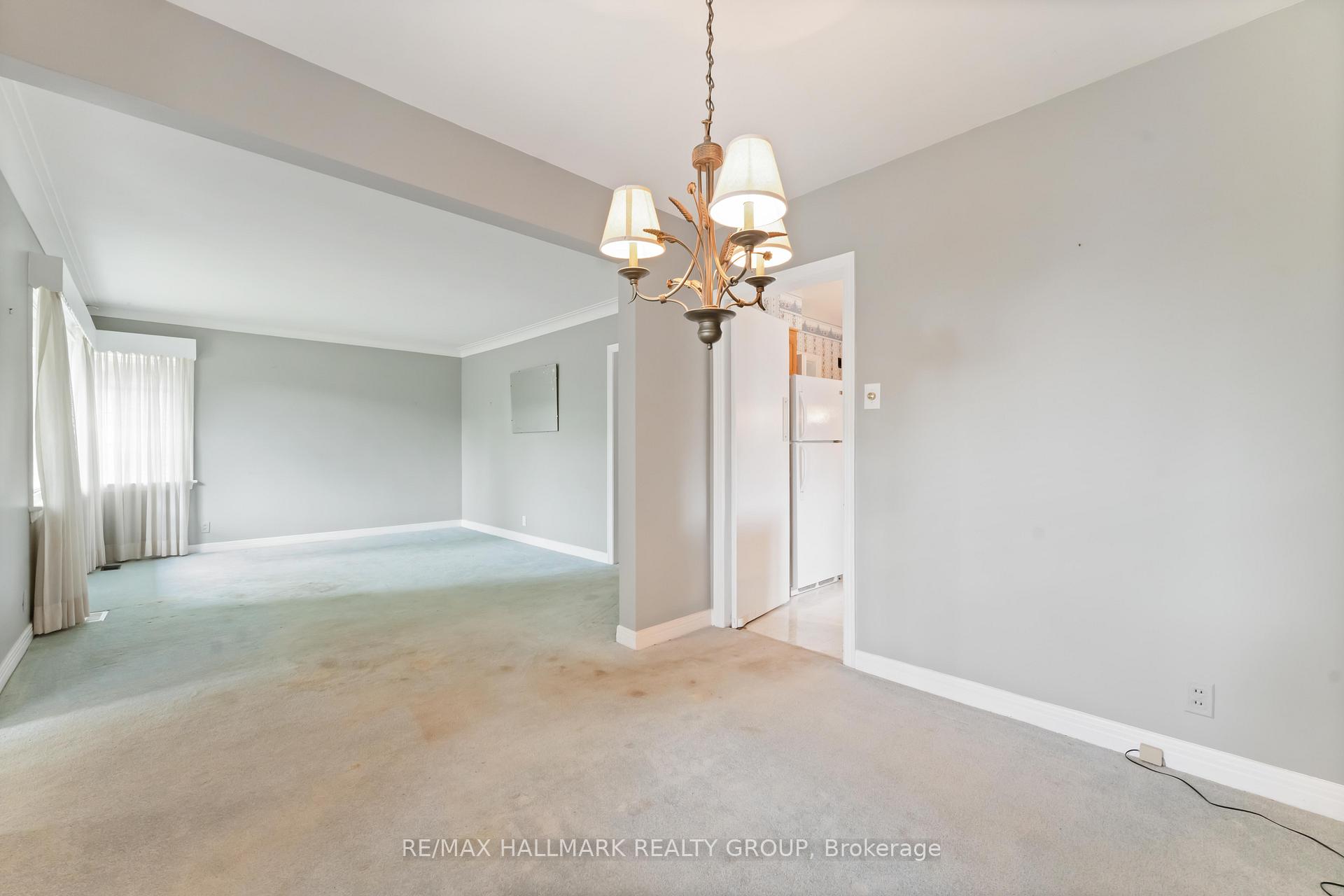 Photo 2 of 2055 Neepawa Avenue, Ottawa, Carlingwood — HOMEH