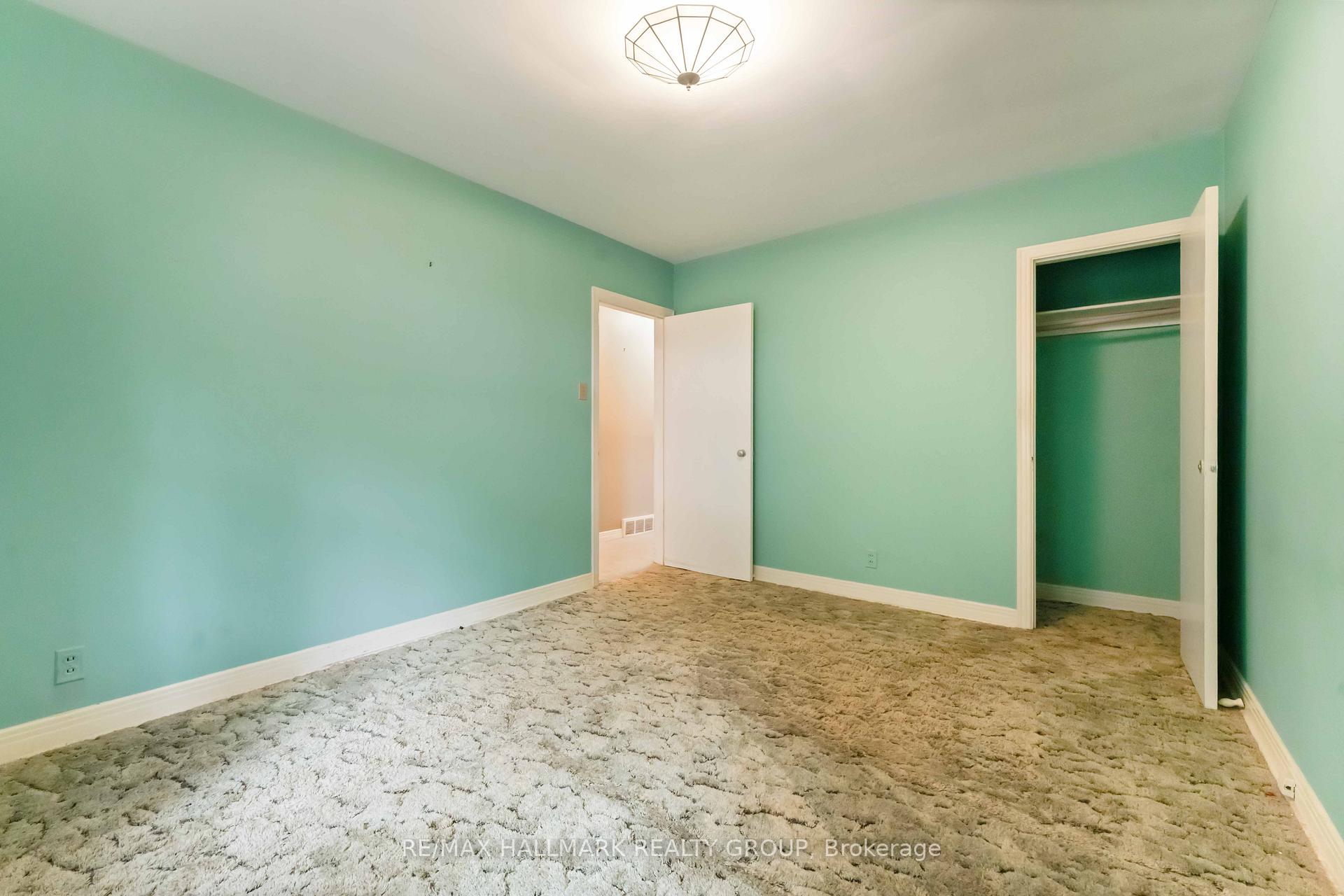 Photo 3 of 2055 Neepawa Avenue, Ottawa, Carlingwood — HOMEH