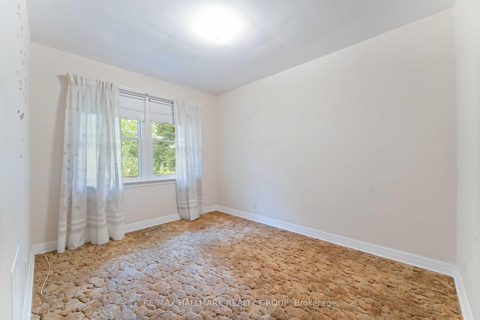 Photo 28 of 2055 Neepawa Avenue, Ottawa, Carlingwood — HOMEH