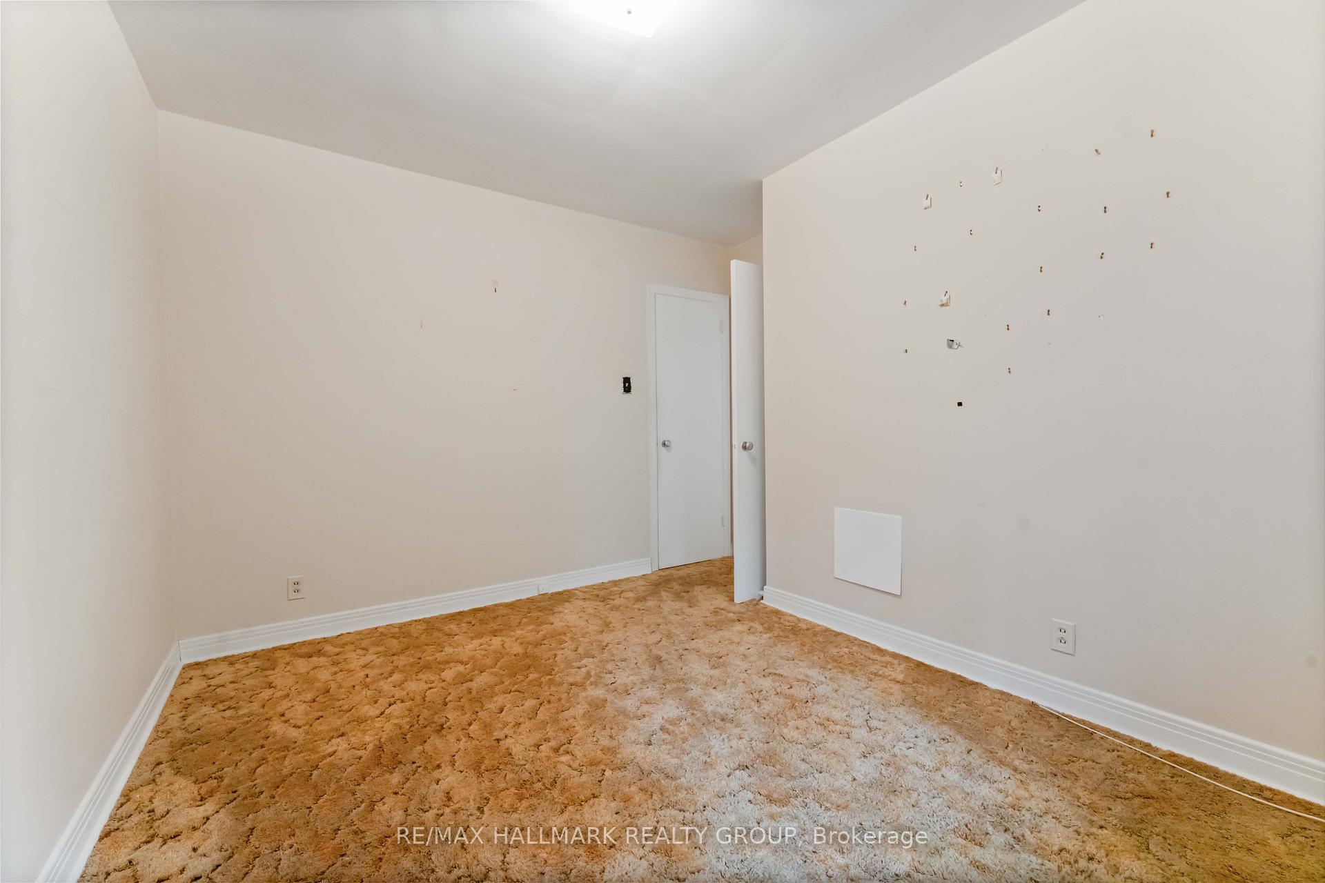 Photo 14 of 2055 Neepawa Avenue, Ottawa, Carlingwood — HOMEH