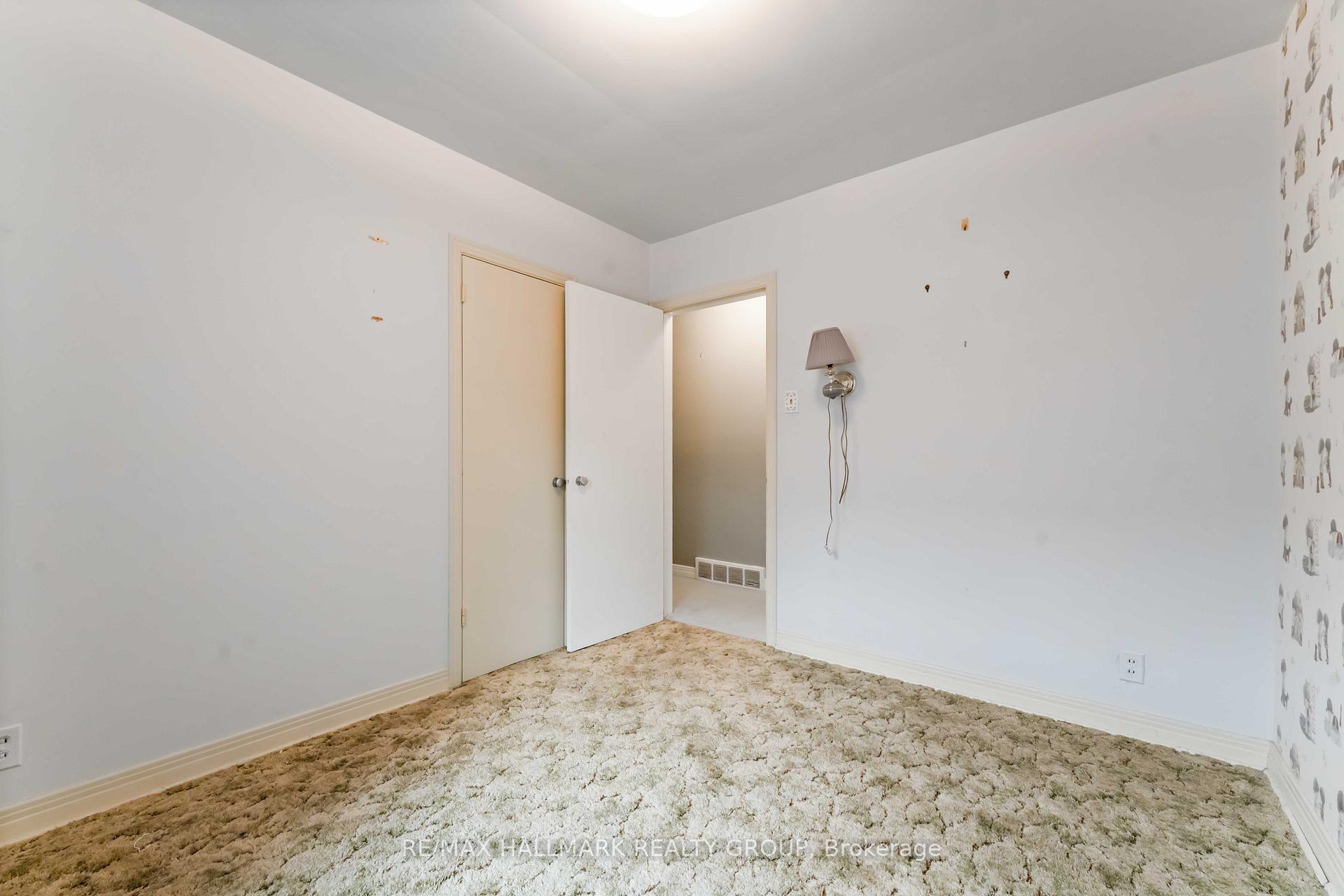 Photo 11 of 2055 Neepawa Avenue, Ottawa, Carlingwood — HOMEH