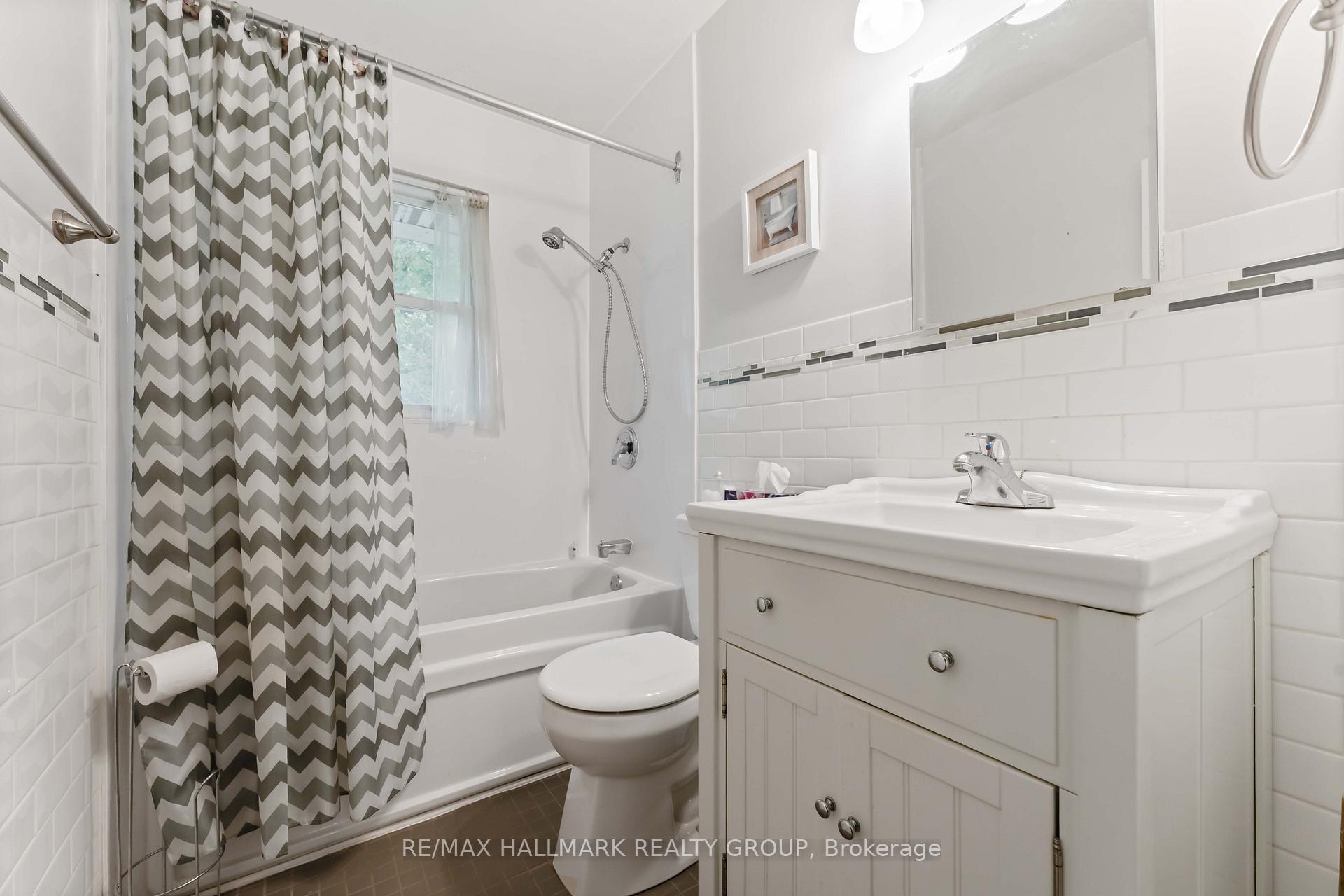 Photo 13 of 2055 Neepawa Avenue, Ottawa, Carlingwood — HOMEH