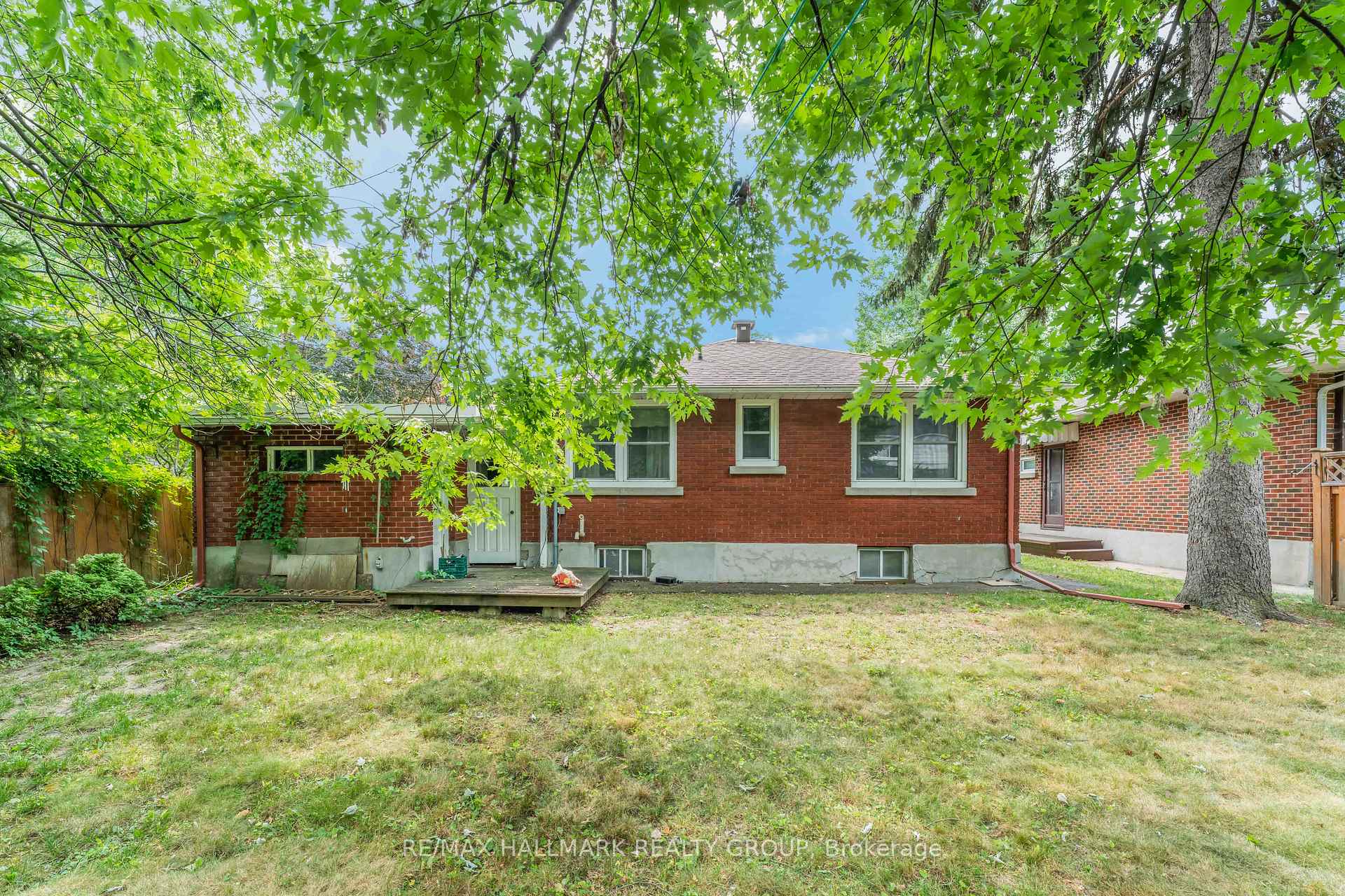 Photo 15 of 2055 Neepawa Avenue, Ottawa, Carlingwood — HOMEH