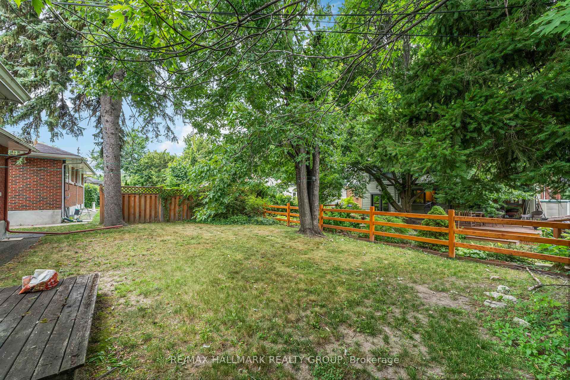 Photo 27 of 2055 Neepawa Avenue, Ottawa, Carlingwood — HOMEH