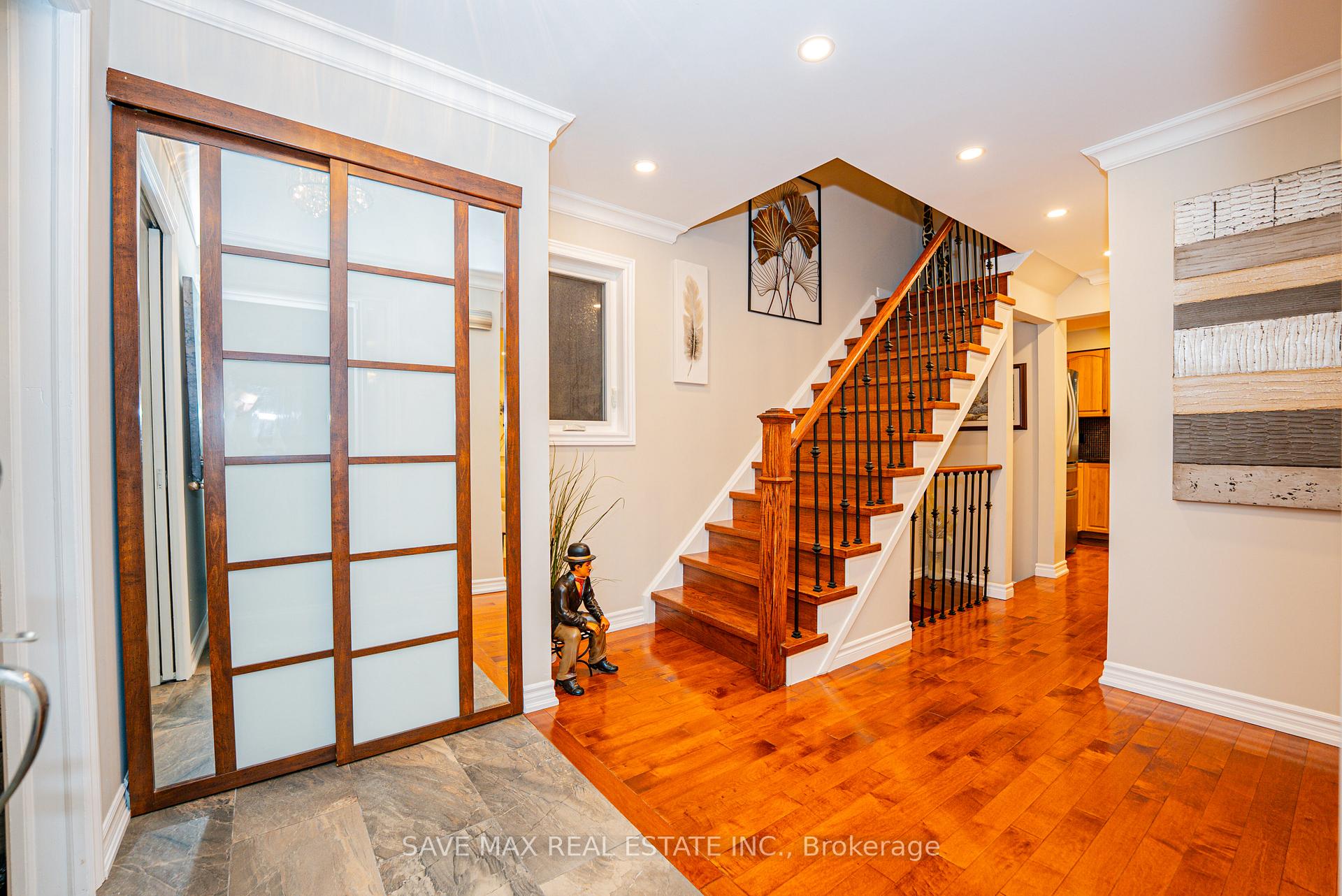 Photo 6 of 22 Marengo Court, Brampton, Central Park — HOMEH