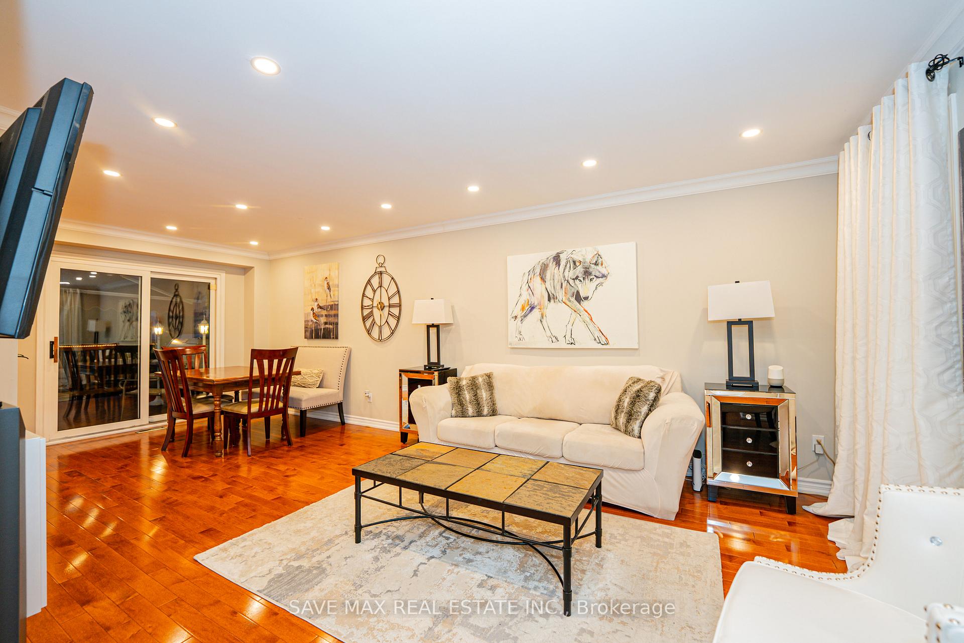 Photo 8 of 22 Marengo Court, Brampton, Central Park — HOMEH