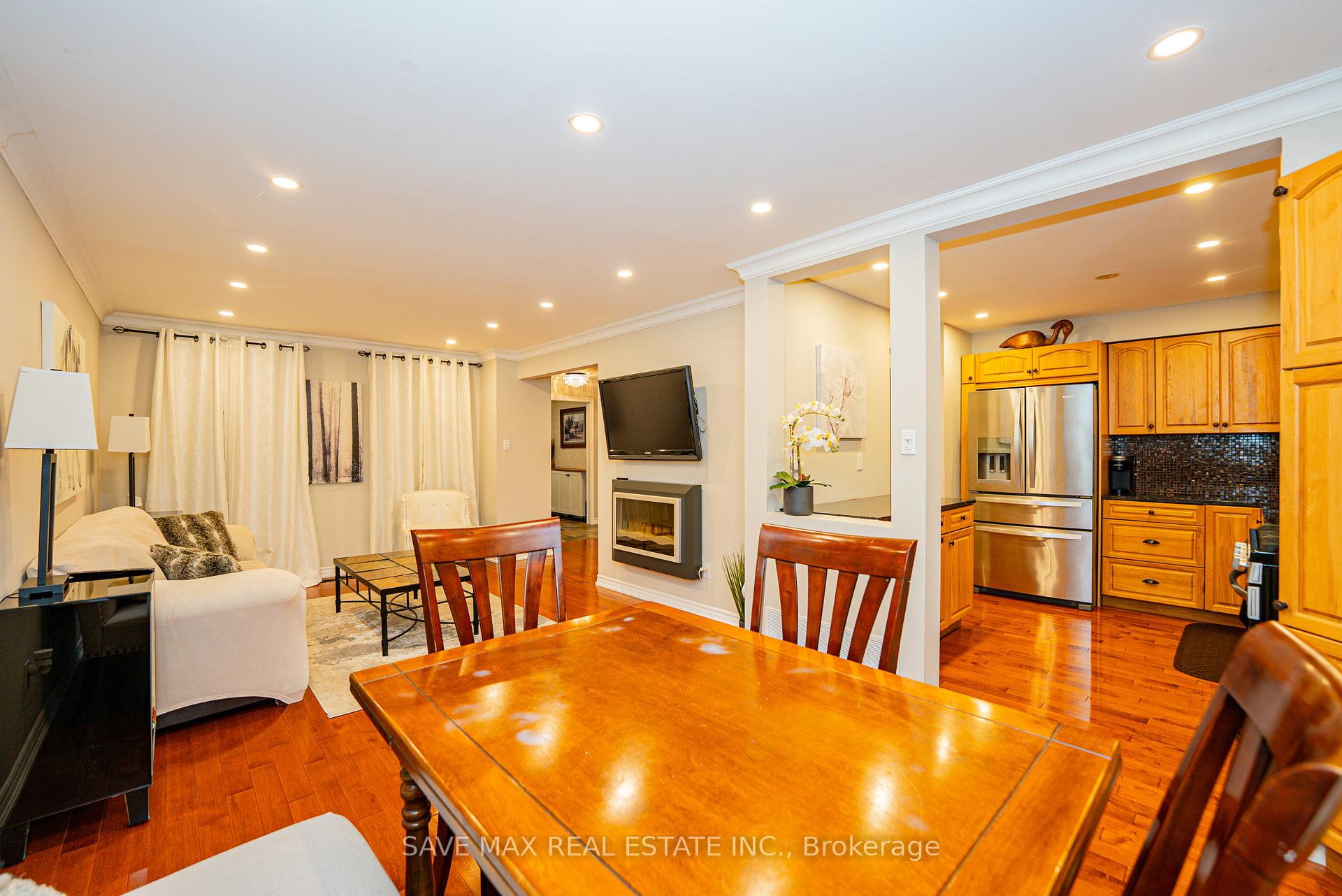 Photo 11 of 22 Marengo Court, Brampton, Central Park — HOMEH
