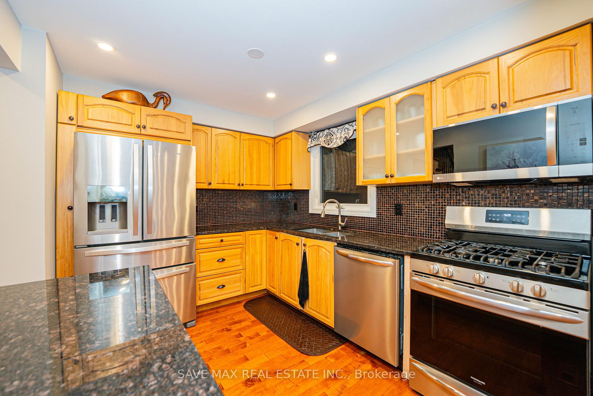 Photo 13 of 22 Marengo Court, Brampton, Central Park — HOMEH