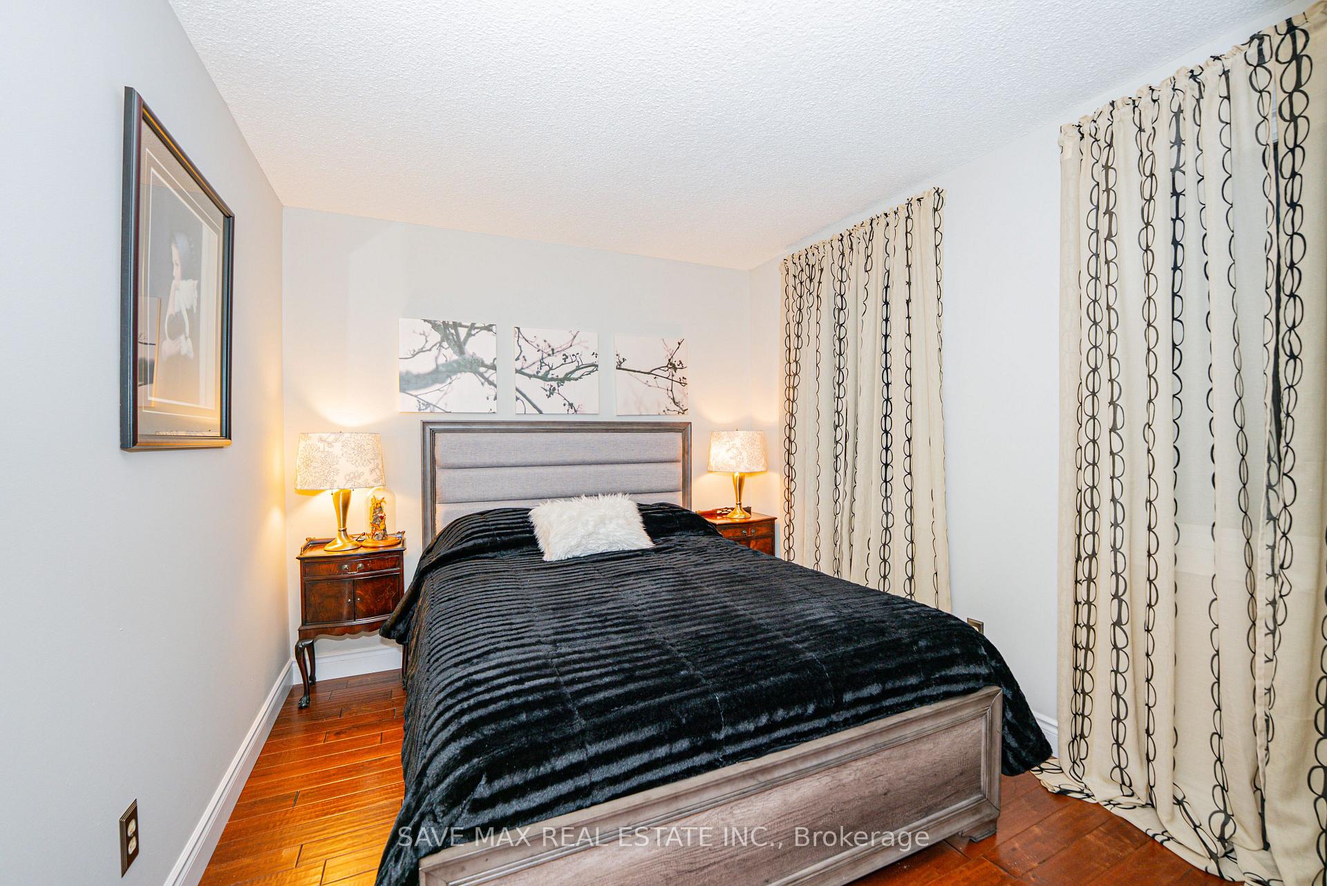 Photo 16 of 22 Marengo Court, Brampton, Central Park — HOMEH