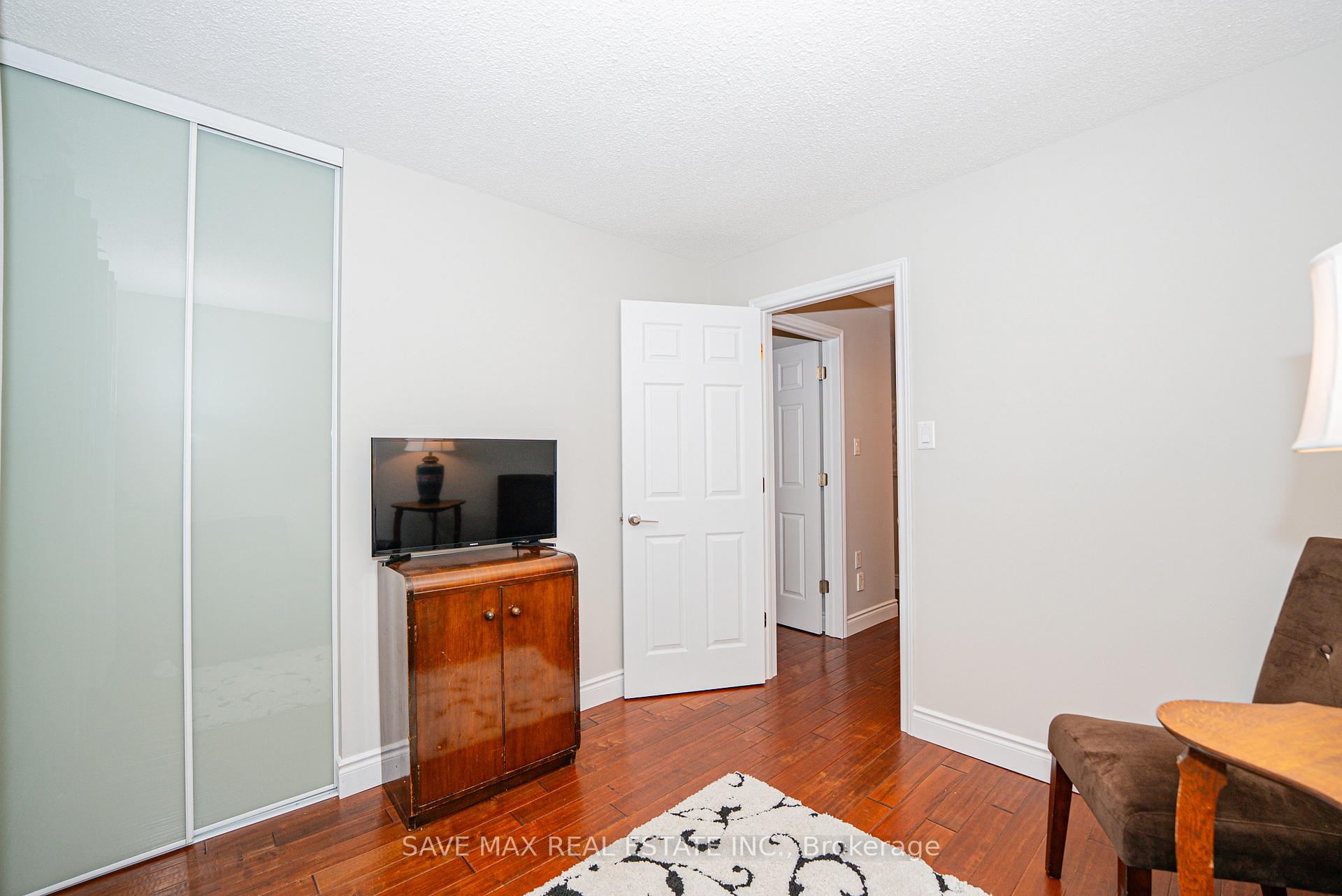 Photo 18 of 22 Marengo Court, Brampton, Central Park — HOMEH