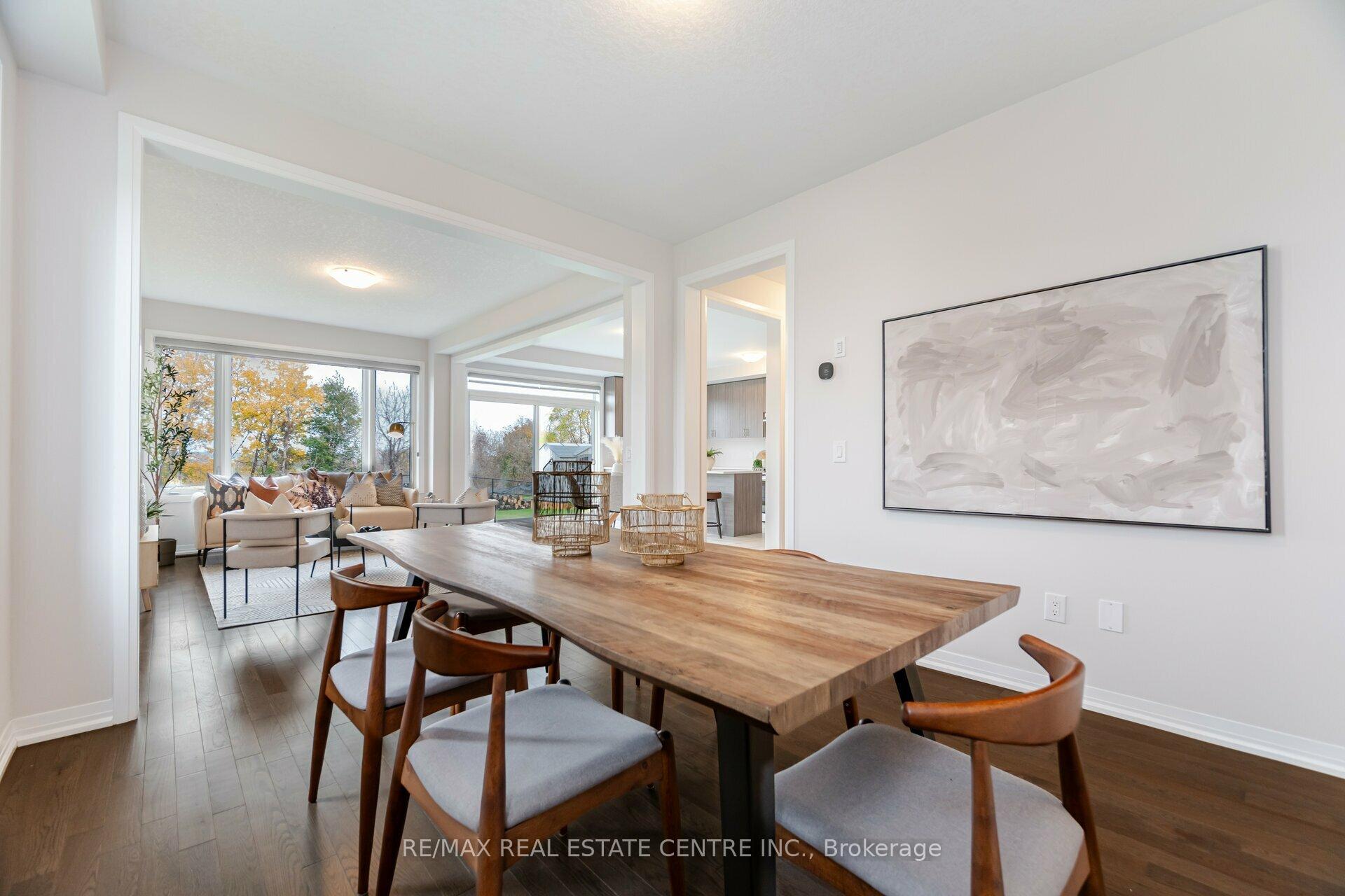 Photo 5 of 115 Crossmore Crescent, Cambridge — HOMEH