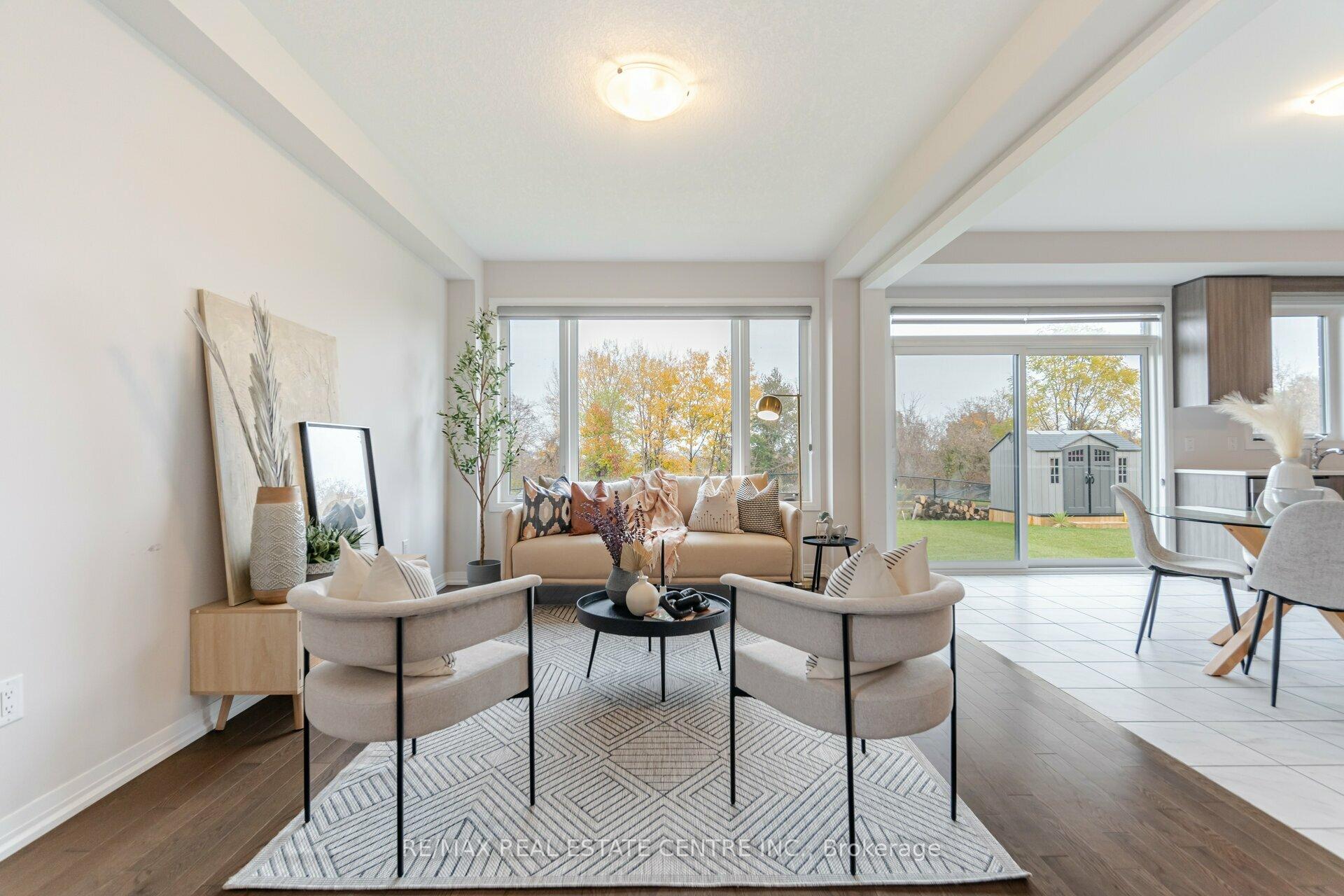 Photo 7 of 115 Crossmore Crescent, Cambridge — HOMEH