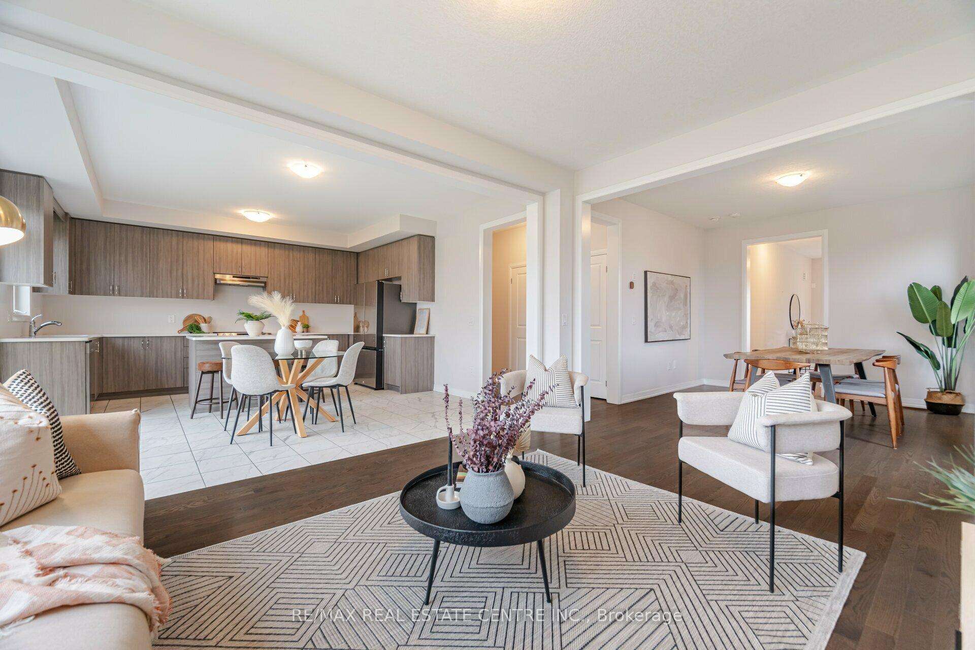 Photo 8 of 115 Crossmore Crescent, Cambridge — HOMEH