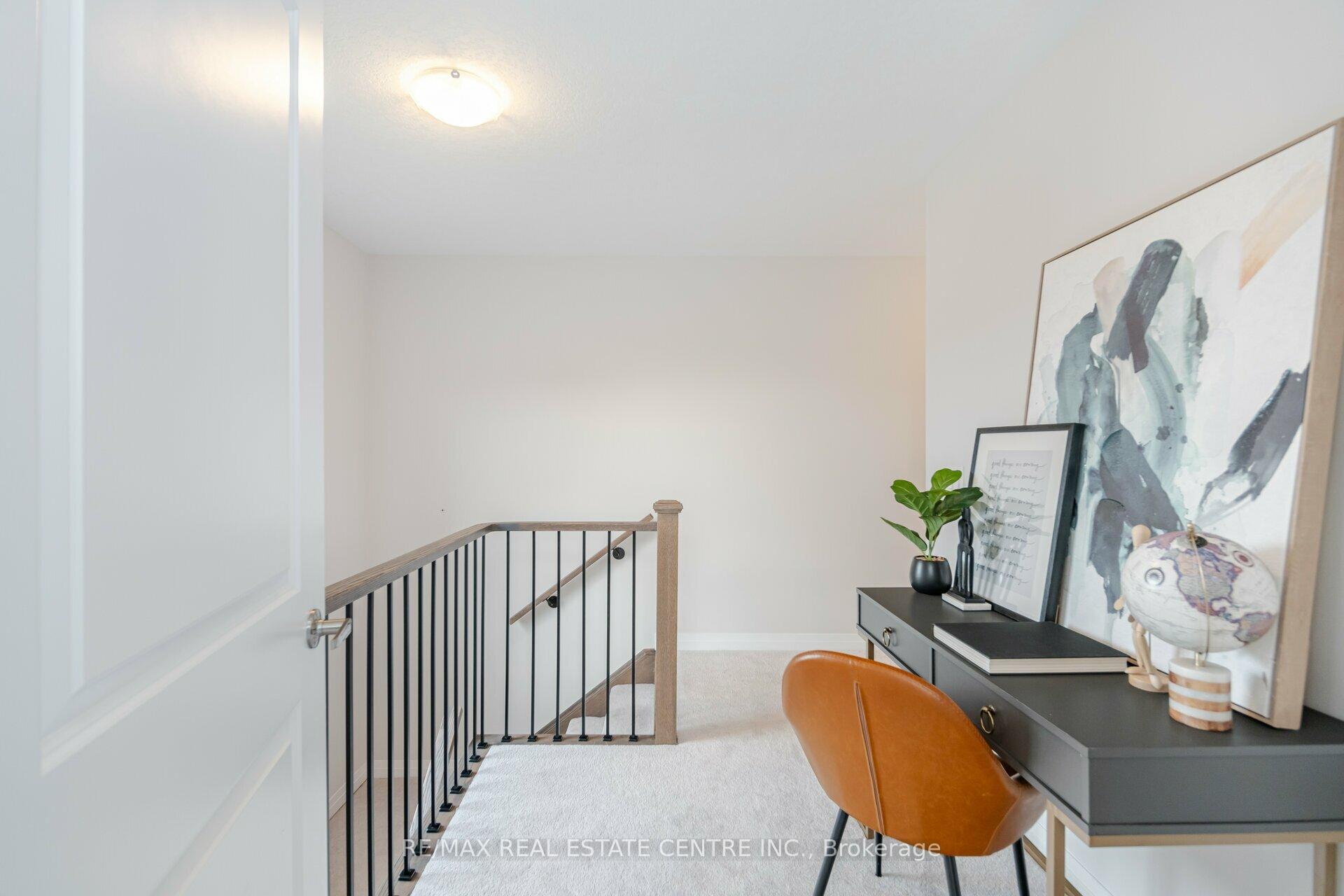 Photo 19 of 115 Crossmore Crescent, Cambridge — HOMEH