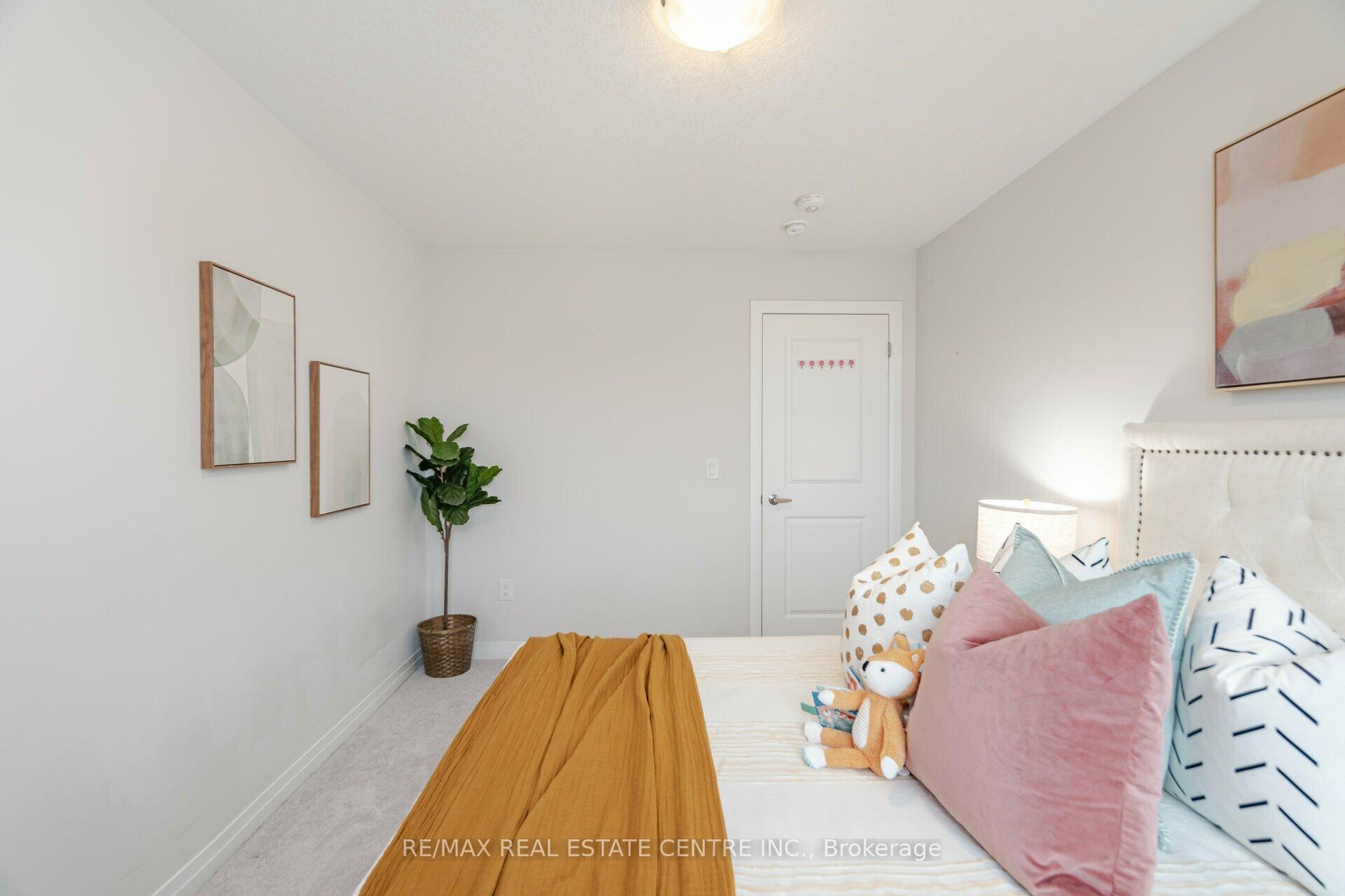 Photo 26 of 115 Crossmore Crescent, Cambridge — HOMEH