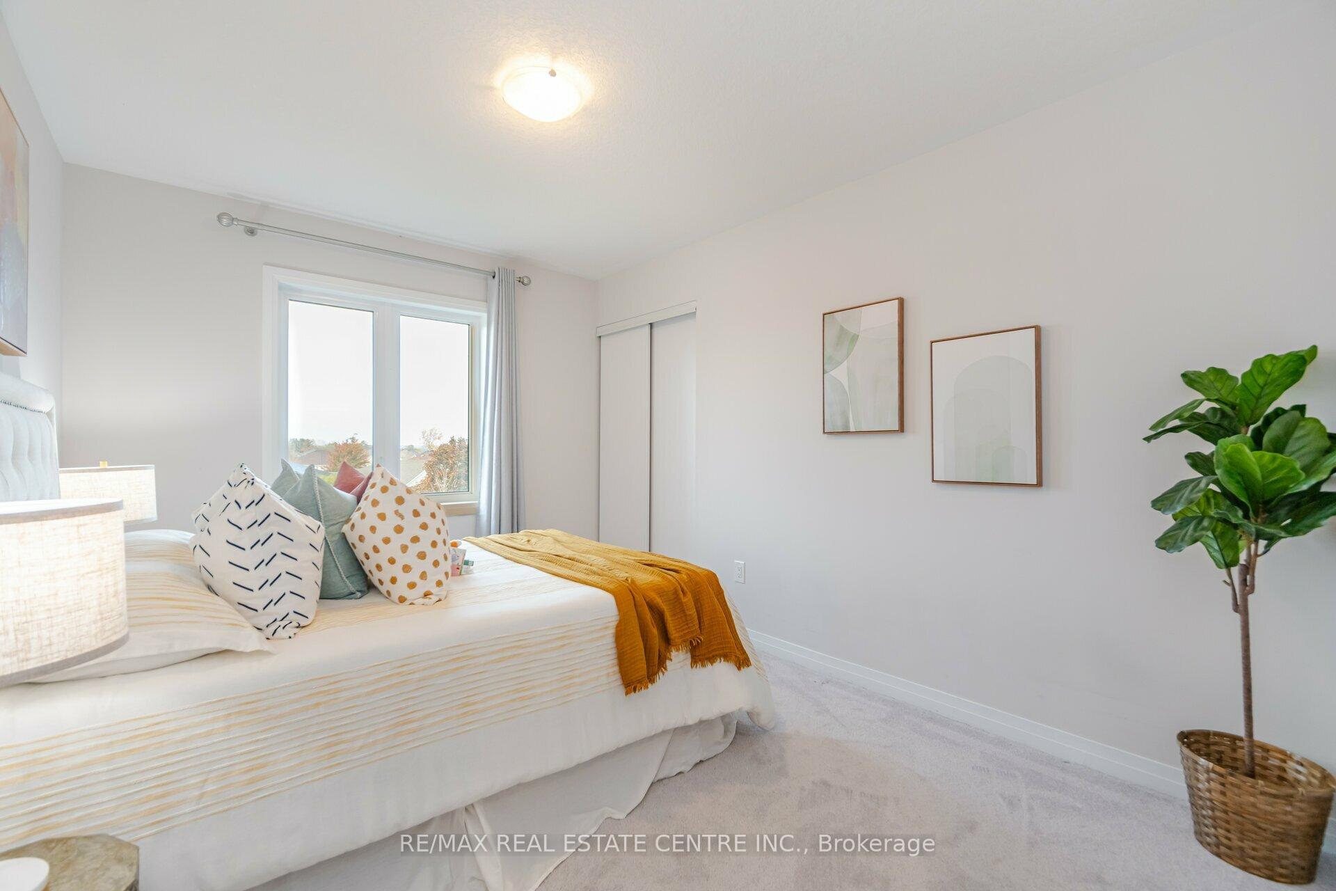 Photo 27 of 115 Crossmore Crescent, Cambridge — HOMEH