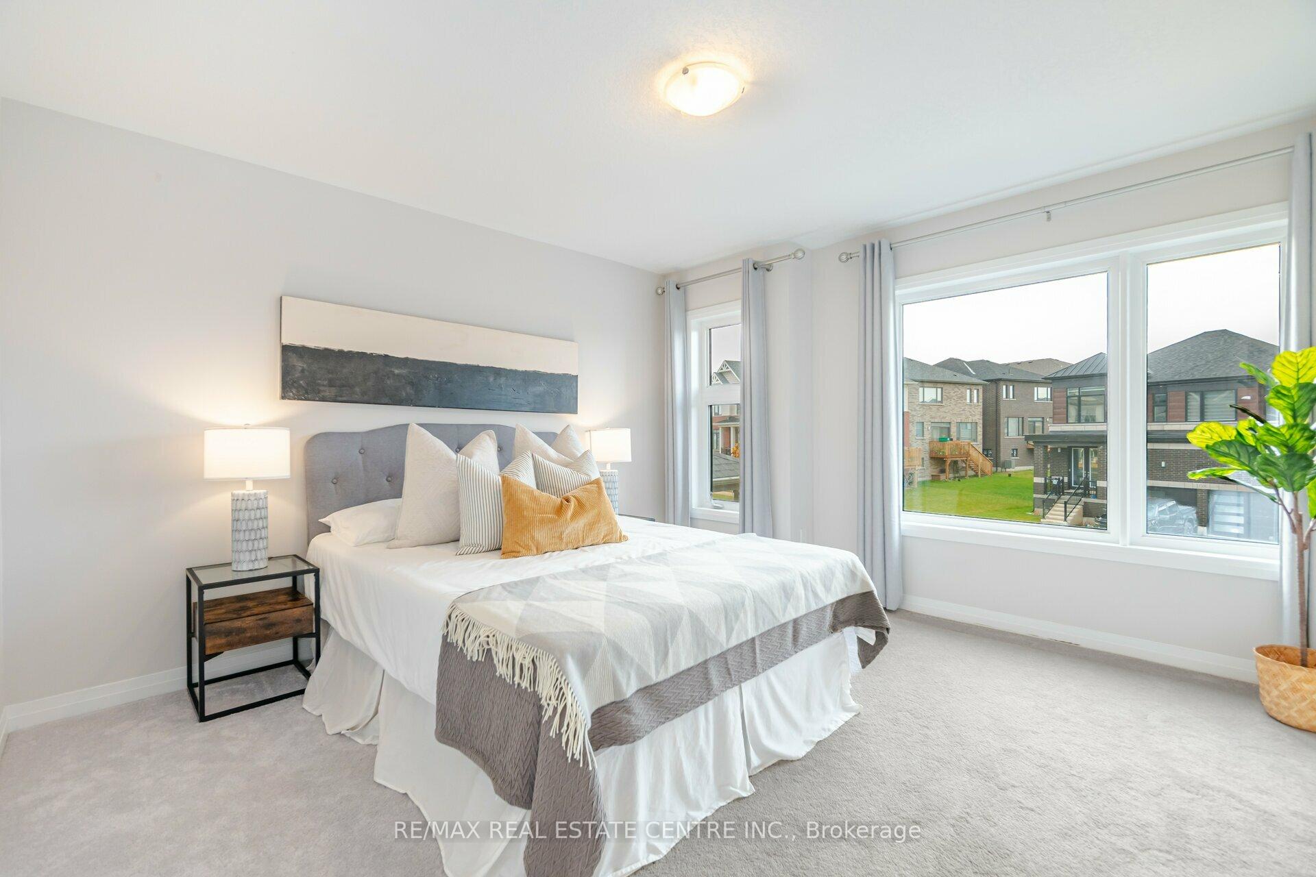 Photo 29 of 115 Crossmore Crescent, Cambridge — HOMEH