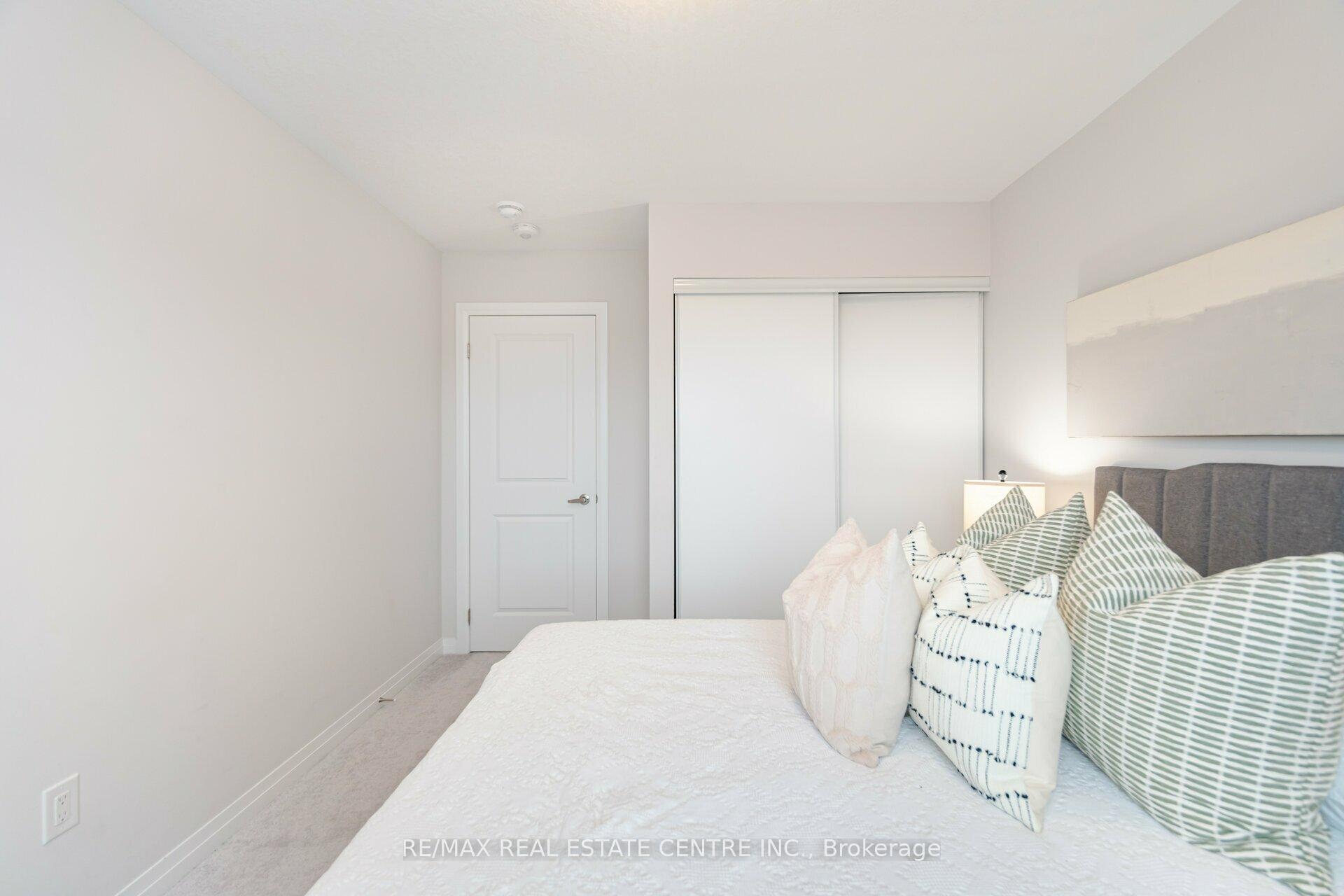 Photo 30 of 115 Crossmore Crescent, Cambridge — HOMEH