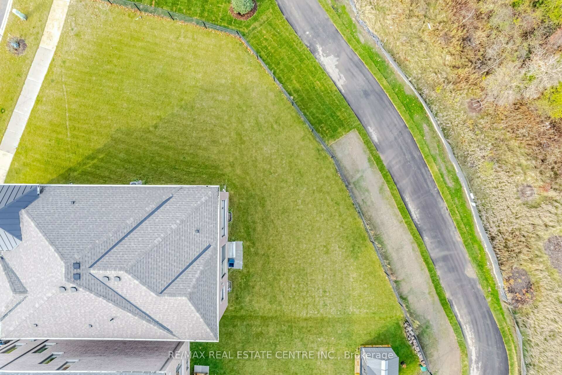 Photo 40 of 115 Crossmore Crescent, Cambridge — HOMEH