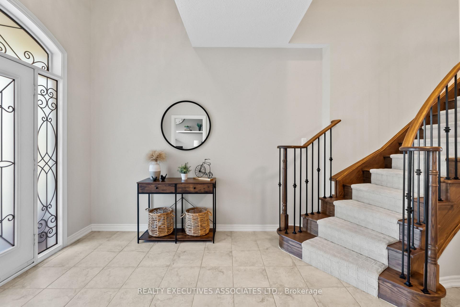 Photo 5 of 35 Gimblett Street, Clarington, Bowmanville — HOMEH