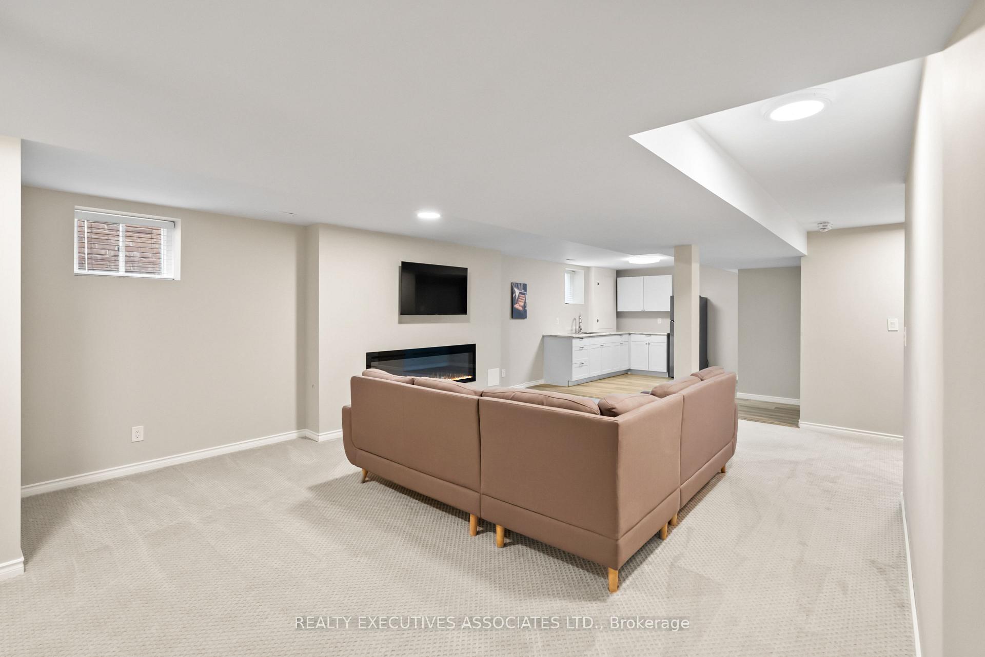 Photo 13 of 35 Gimblett Street, Clarington, Bowmanville — HOMEH