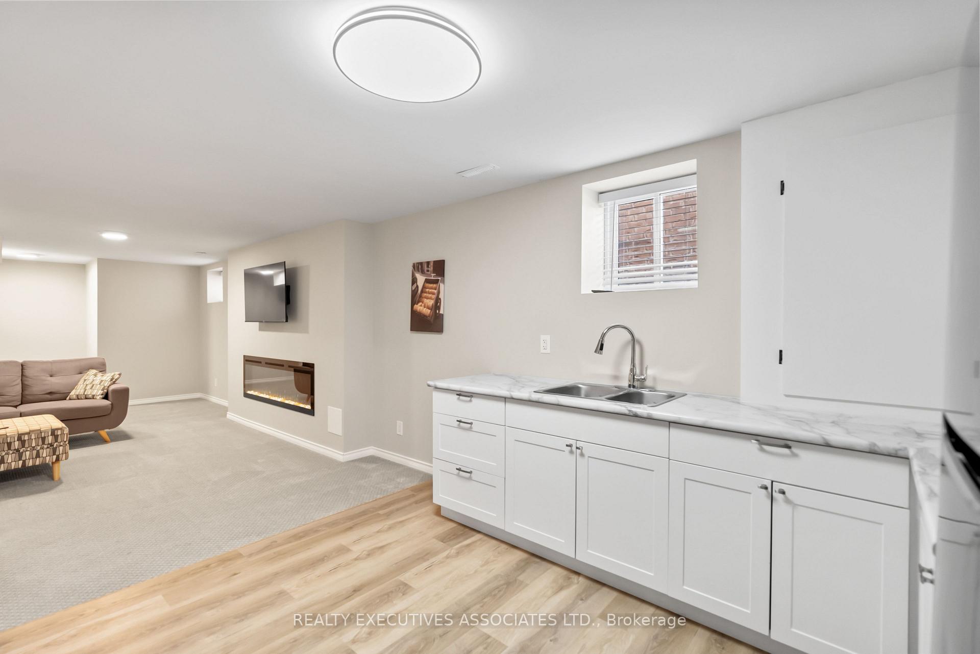 Photo 17 of 35 Gimblett Street, Clarington, Bowmanville — HOMEH