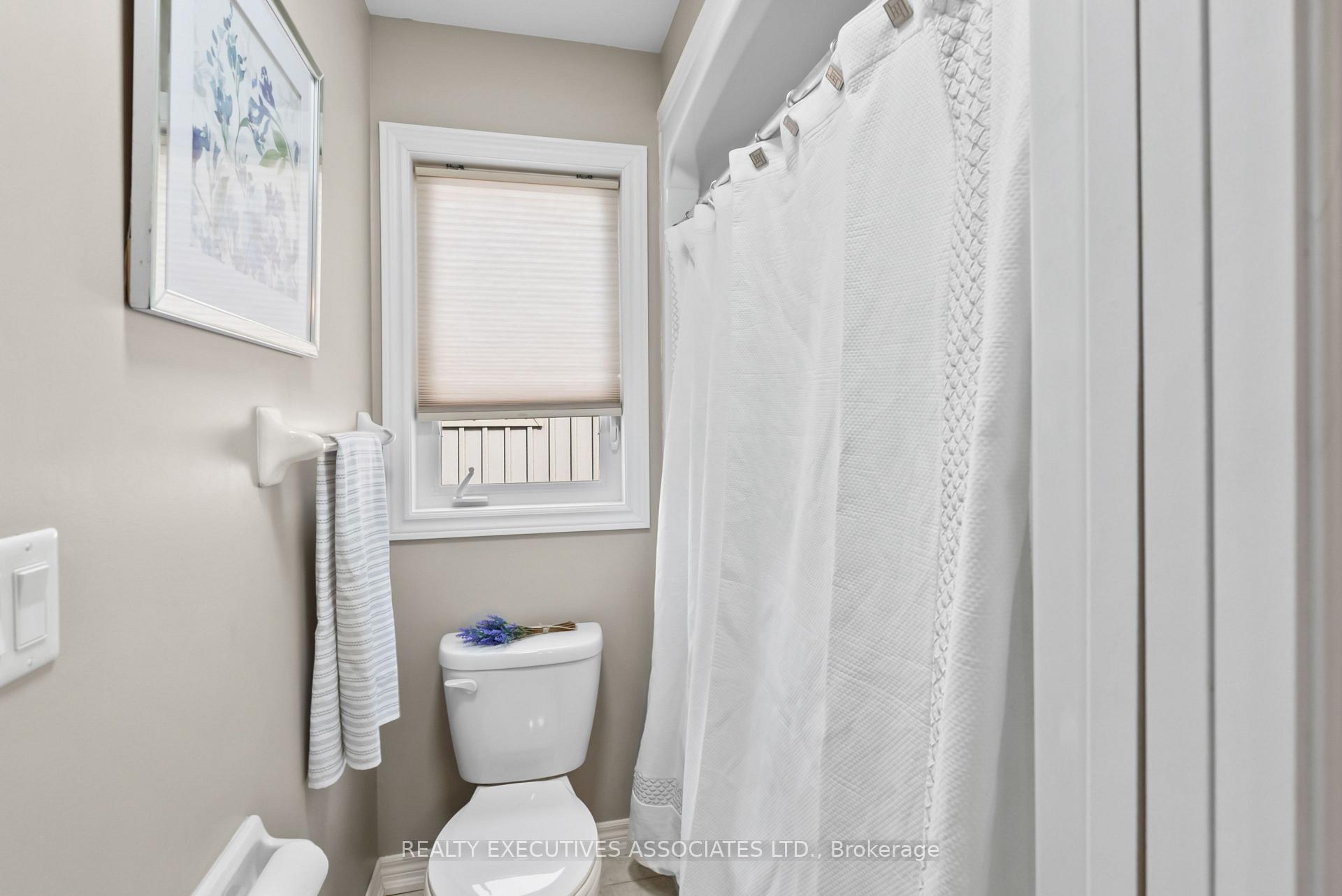 Photo 21 of 35 Gimblett Street, Clarington, Bowmanville — HOMEH