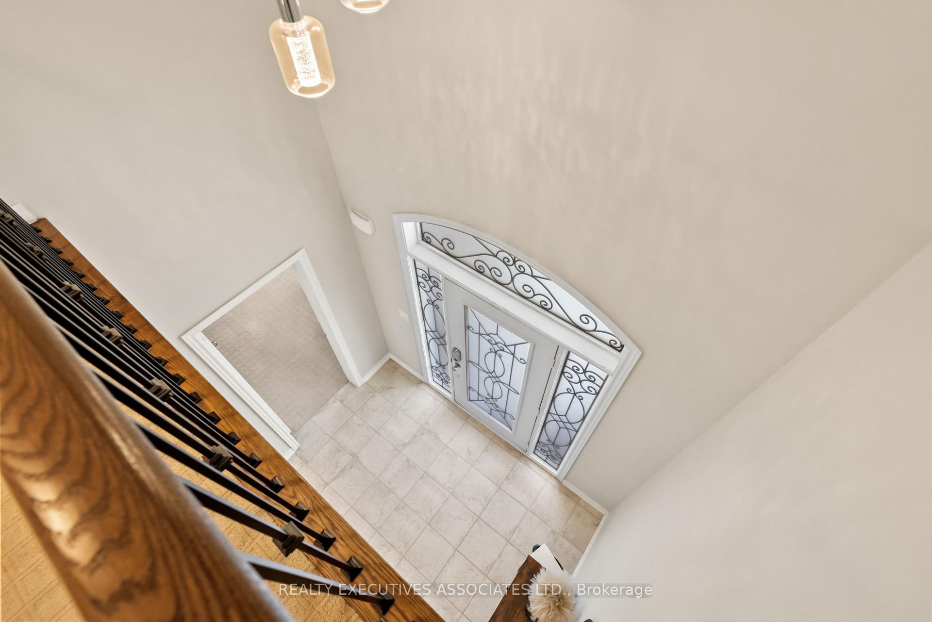 Photo 25 of 35 Gimblett Street, Clarington, Bowmanville — HOMEH