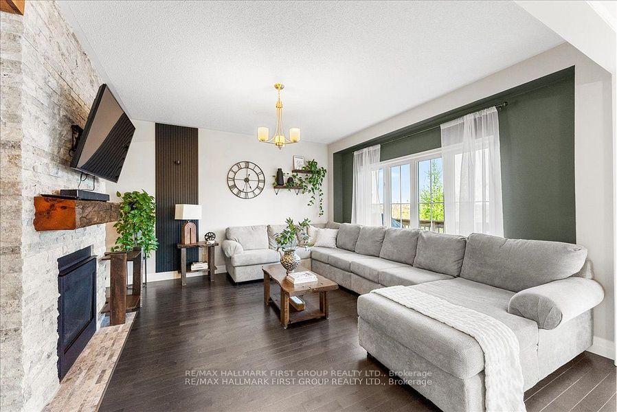 Photo 6 of 51 Richard Davies Crescent, Clarington, Bowmanville — HOMEH