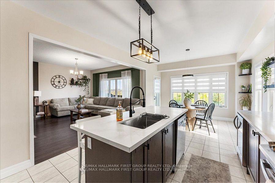 Photo 11 of 51 Richard Davies Crescent, Clarington, Bowmanville — HOMEH