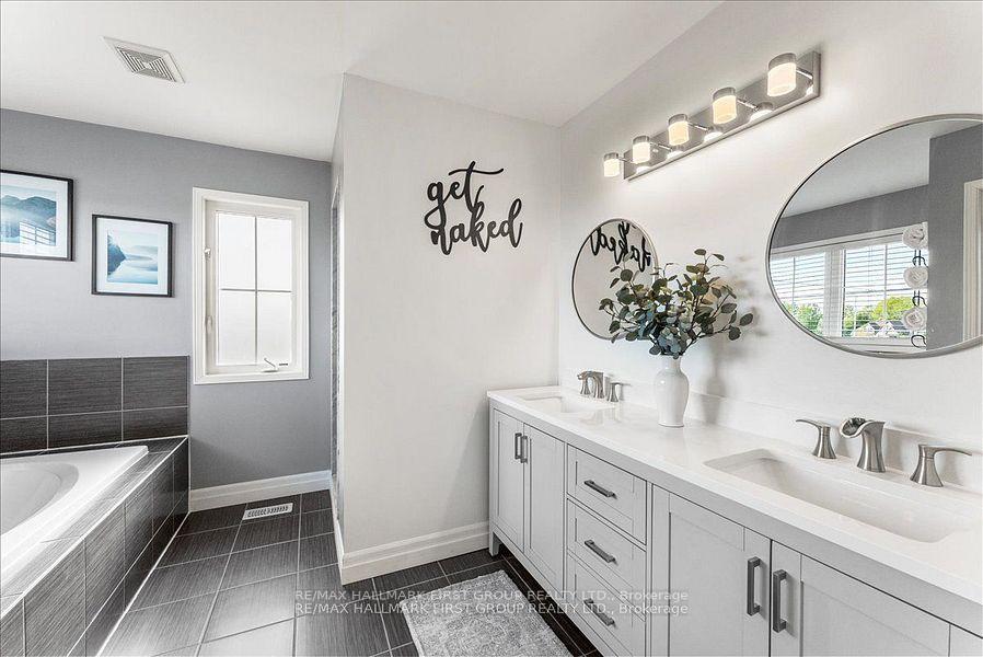 Photo 17 of 51 Richard Davies Crescent, Clarington, Bowmanville — HOMEH