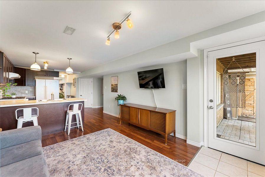 Photo 24 of 51 Richard Davies Crescent, Clarington, Bowmanville — HOMEH