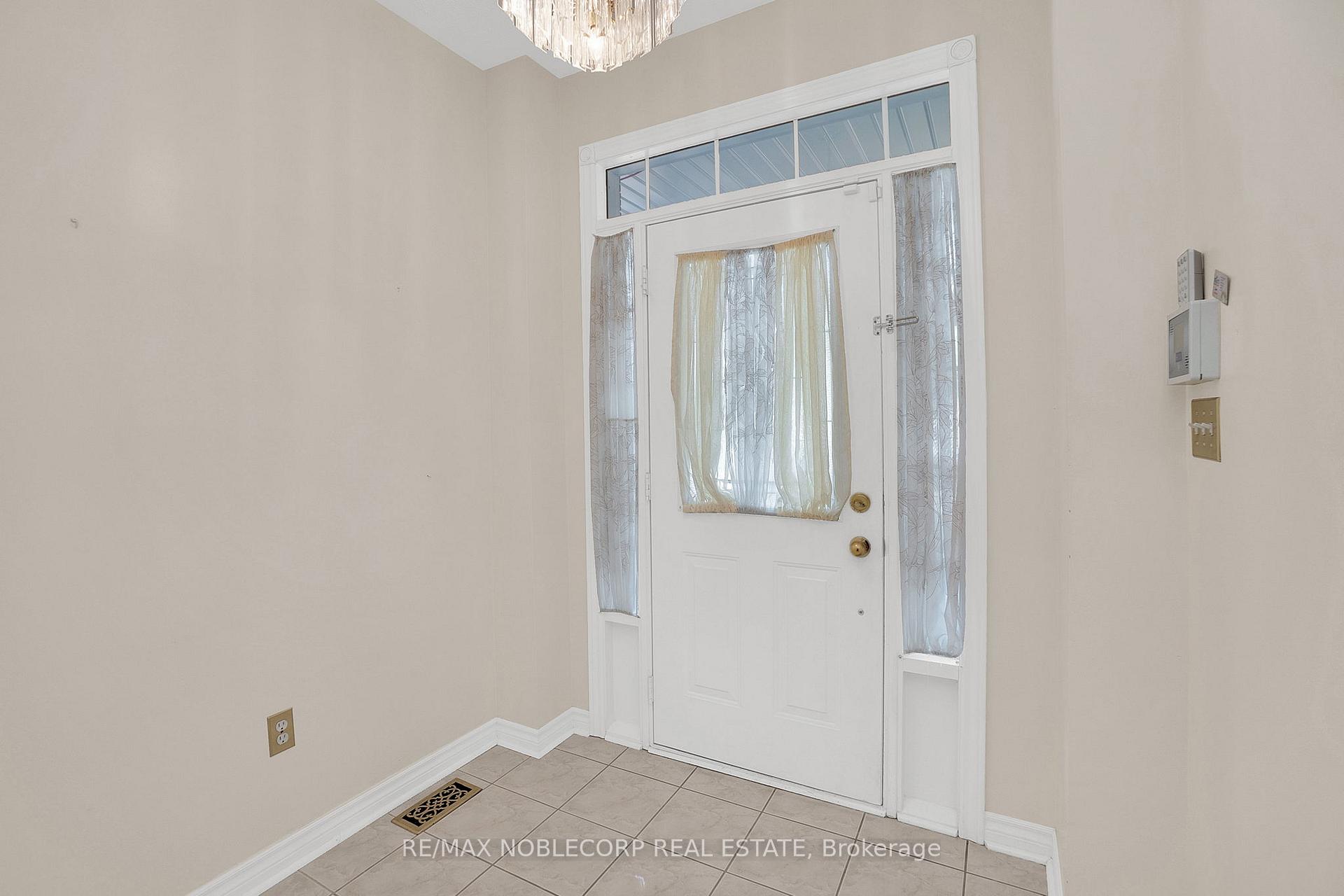 Photo 4 of 91 Eastview Gate, Brampton, Bram East — HOMEH