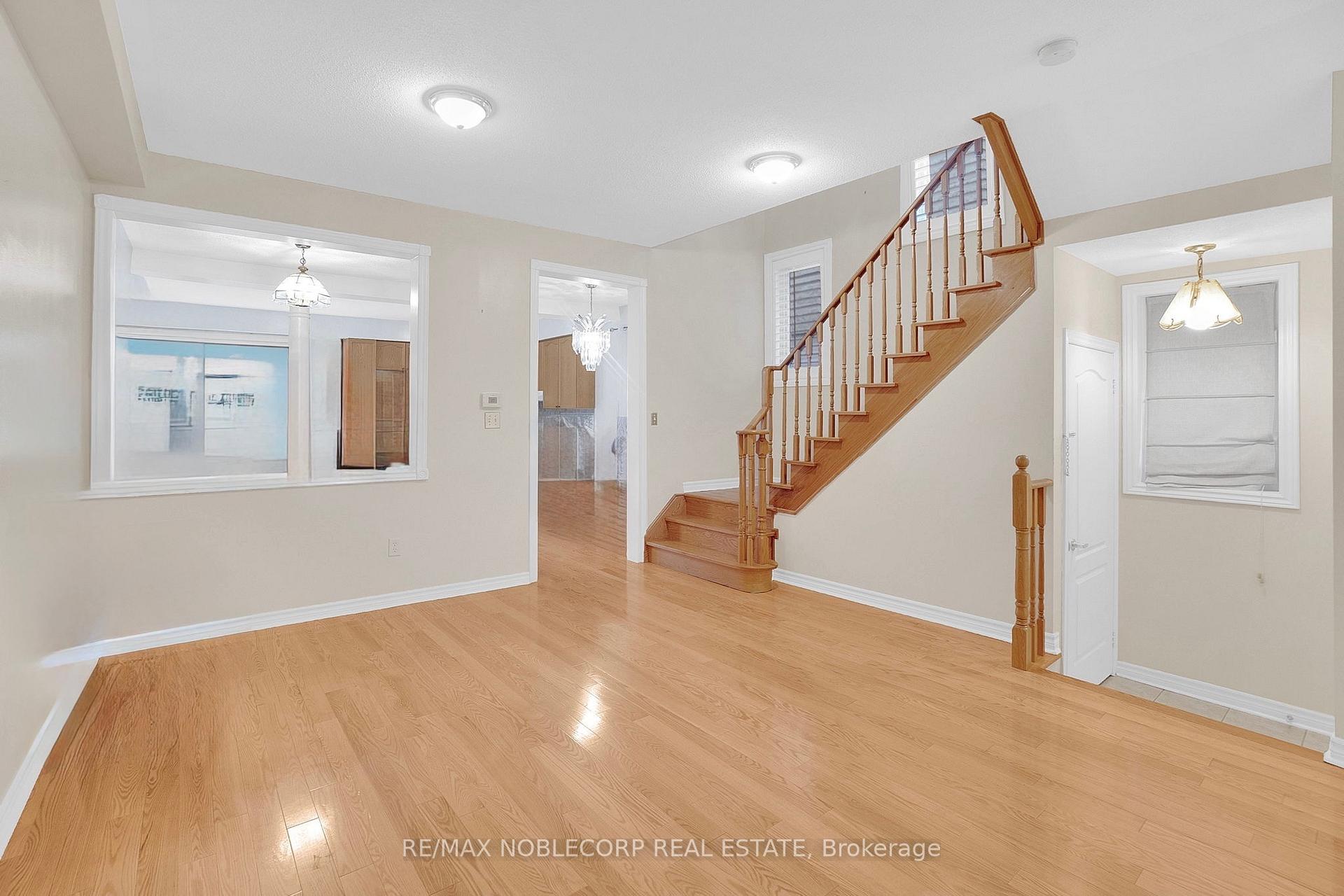 Photo 6 of 91 Eastview Gate, Brampton, Bram East — HOMEH