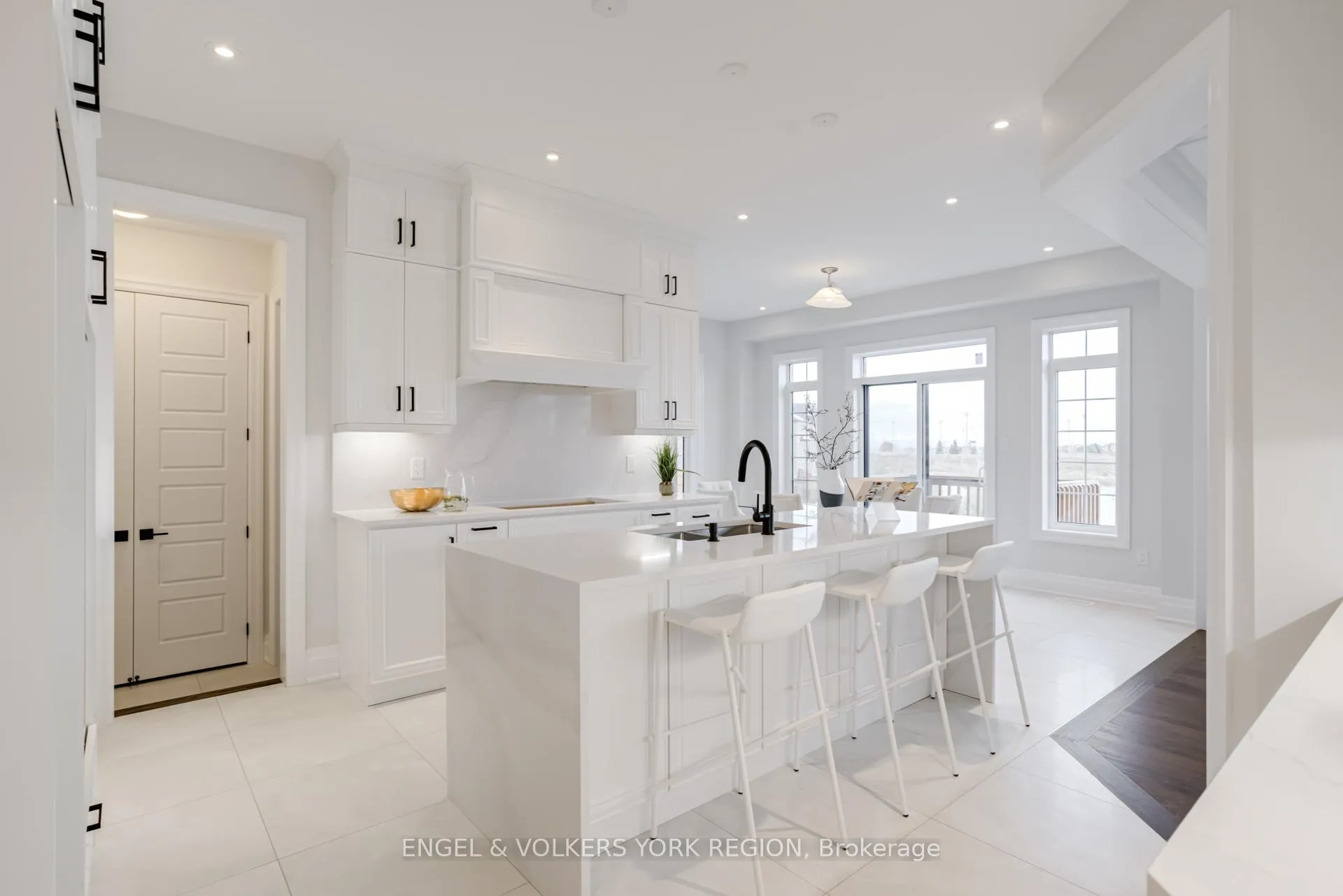 Photo 10 of 10 Keyworth Crescent, Brampton, Sandringham-Wellington North — HOMEH